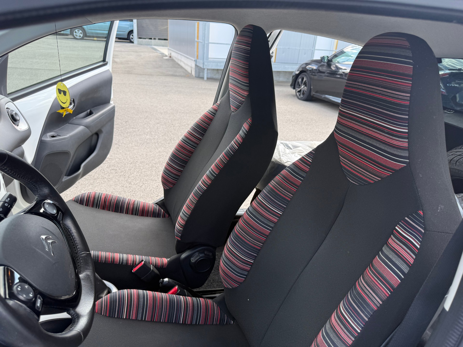 CITROEN C1 1.2 VTi Shine Edition-image-21