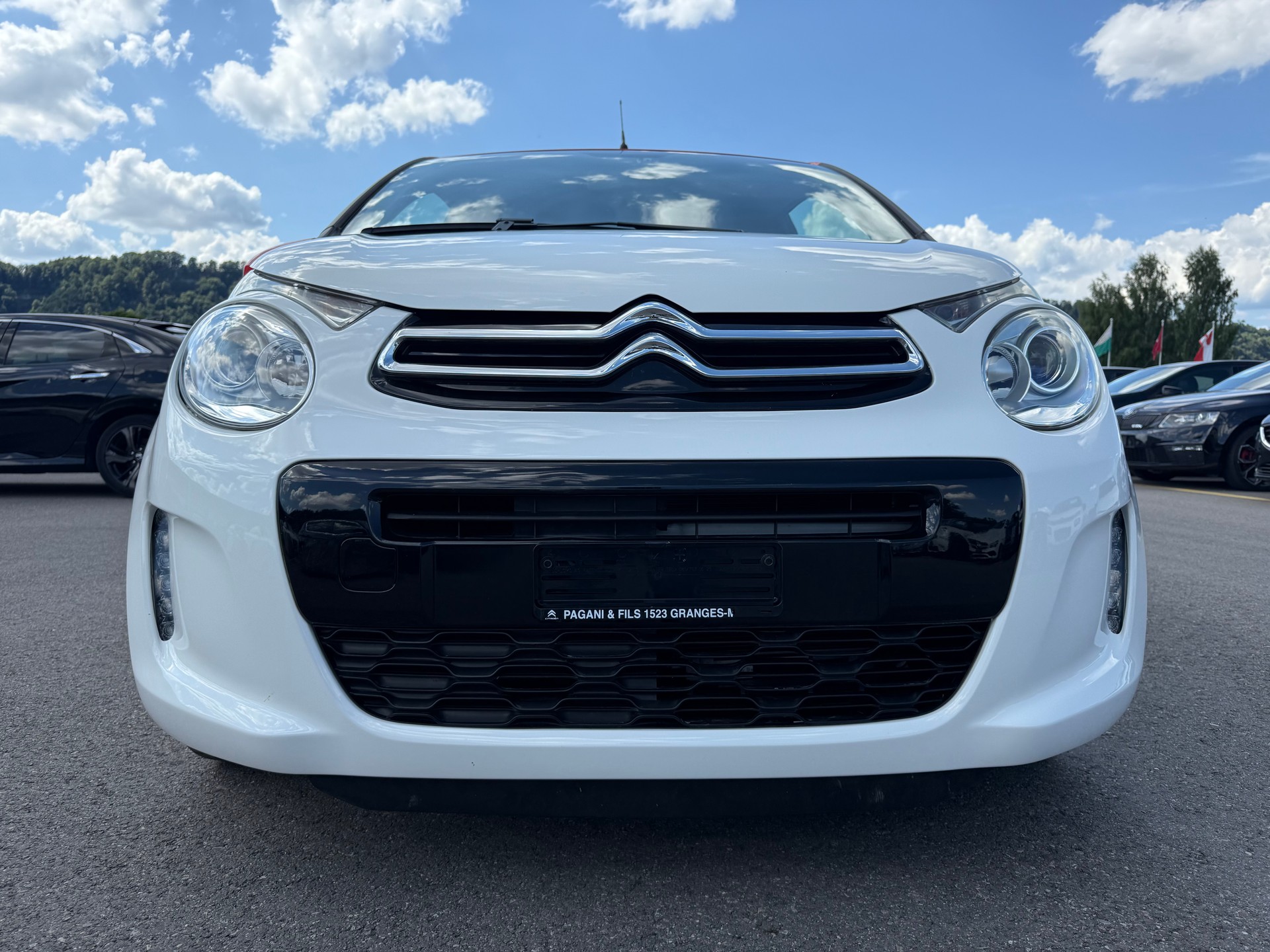 CITROEN C1 1.2 VTi Shine Edition-image-2