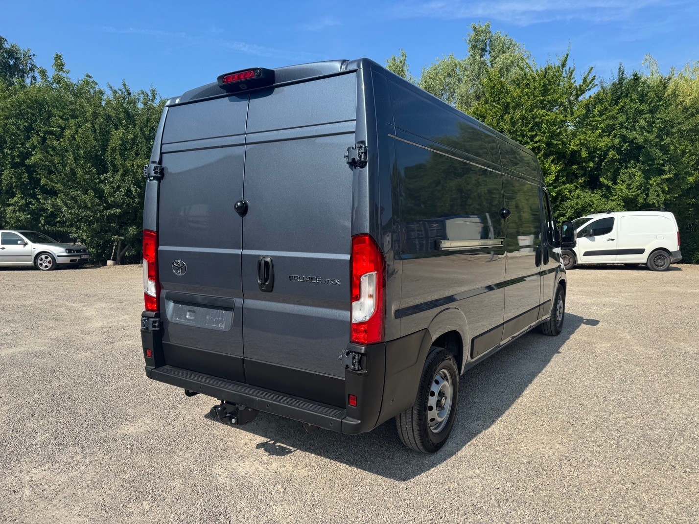 TOYOTA L3H2 Comfort Executive 180Ps Automat mit Vollausstattung !!!!-image-2