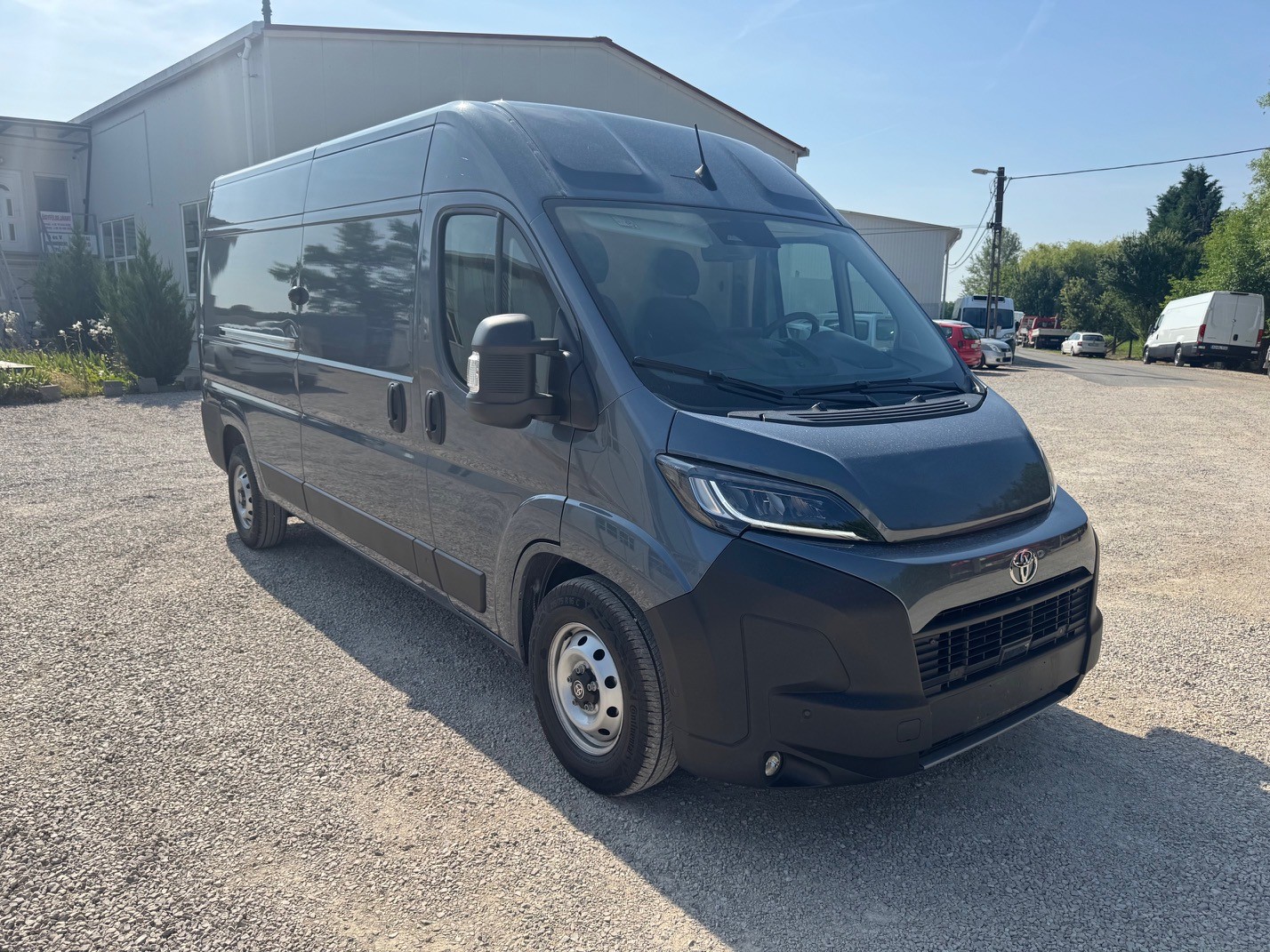TOYOTA L3H2 Comfort Executive 180Ps Automat mit Vollausstattung !!!!-image-1