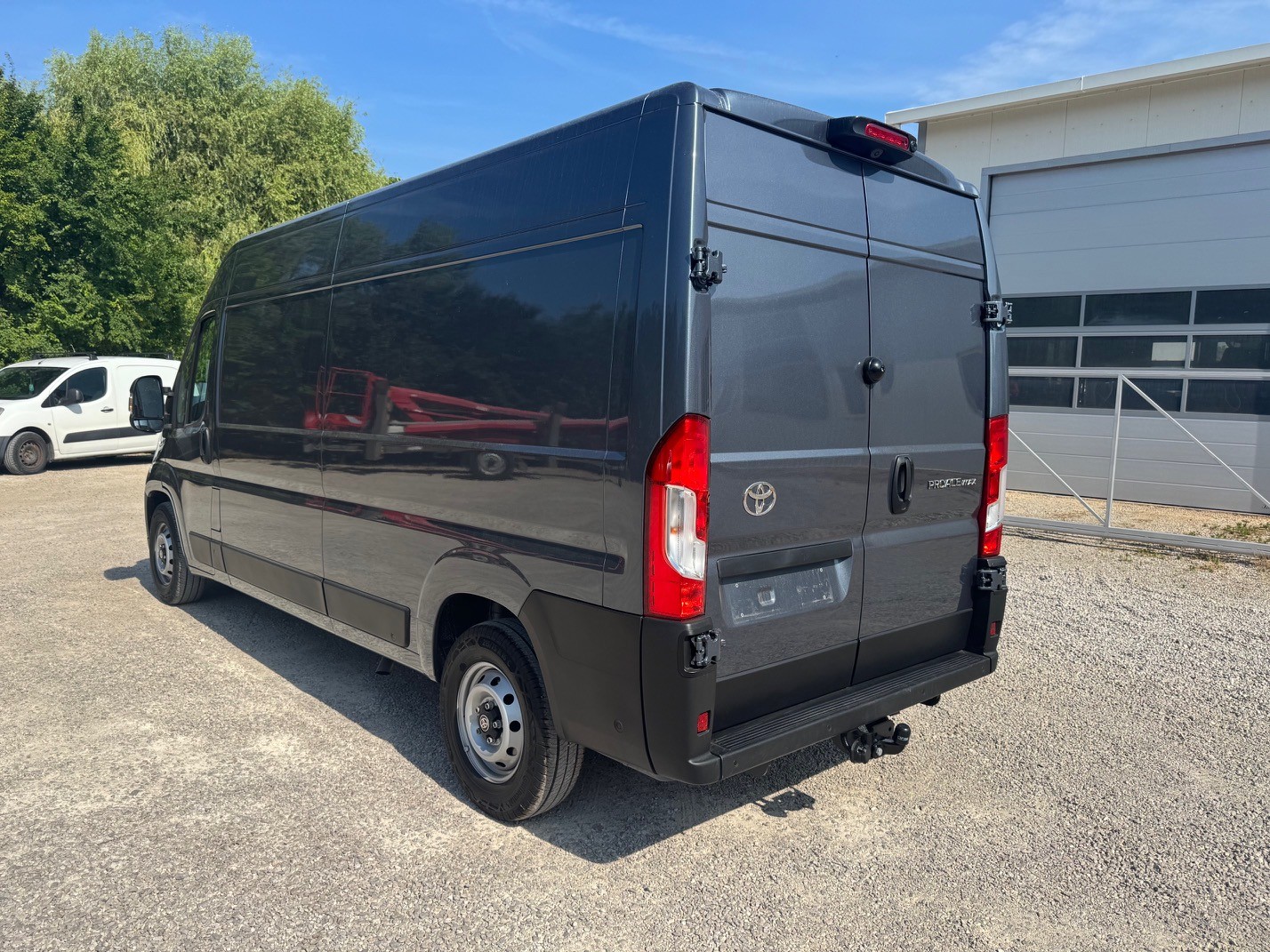 TOYOTA L3H2 Comfort Executive 180Ps Automat mit Vollausstattung !!!!-image-4