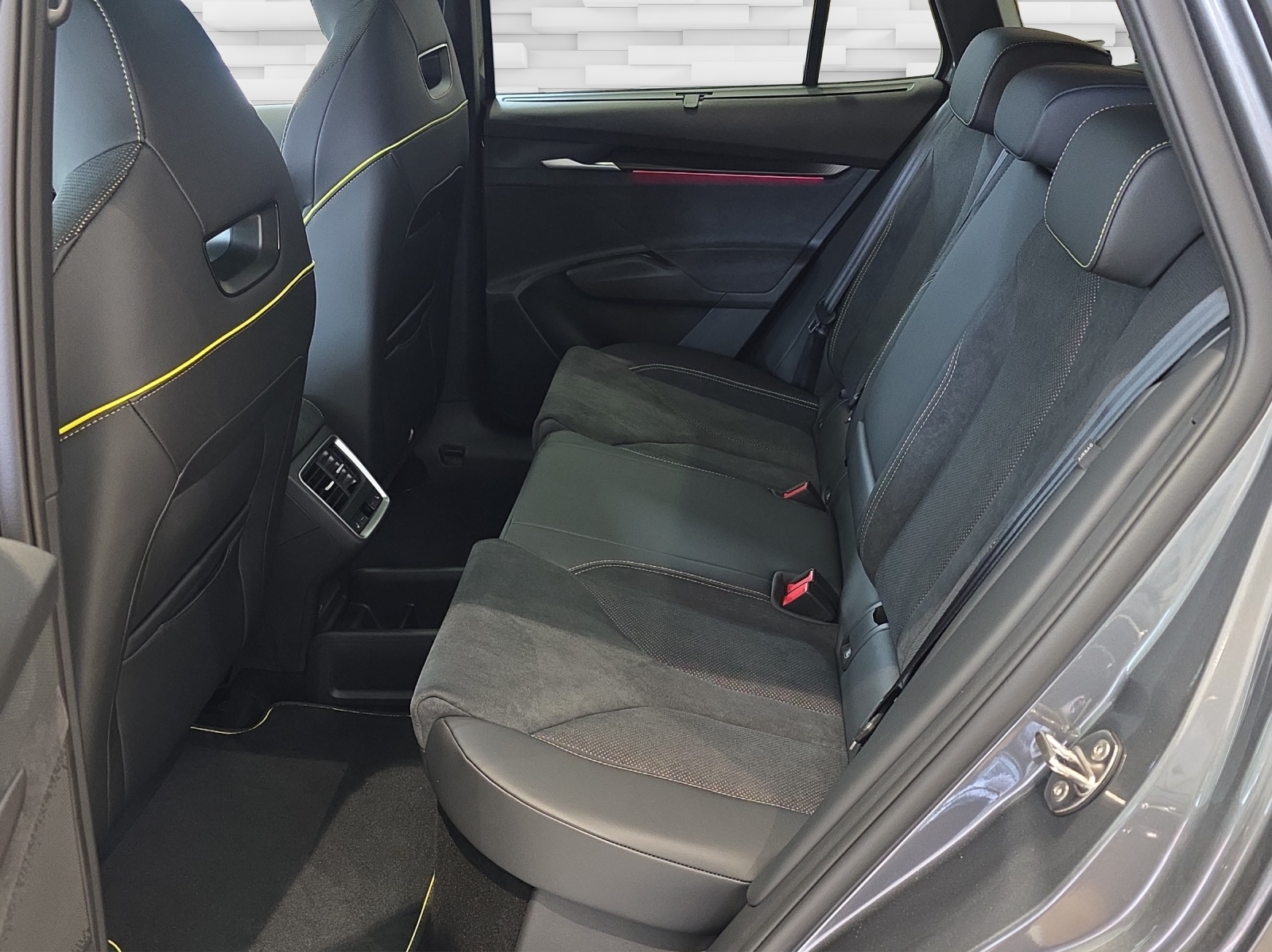 SKODA Enyaq 4x4 RS-image-6