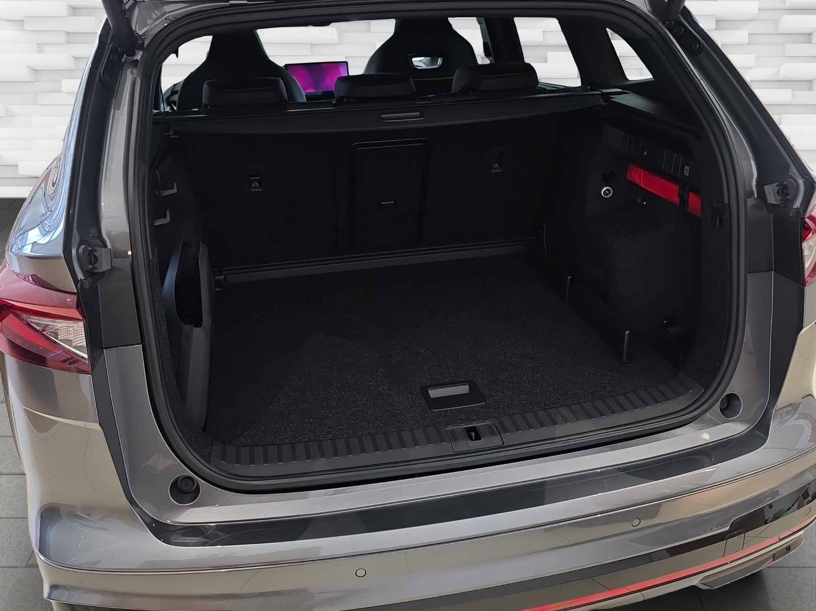 SKODA Enyaq 4x4 RS-image-7