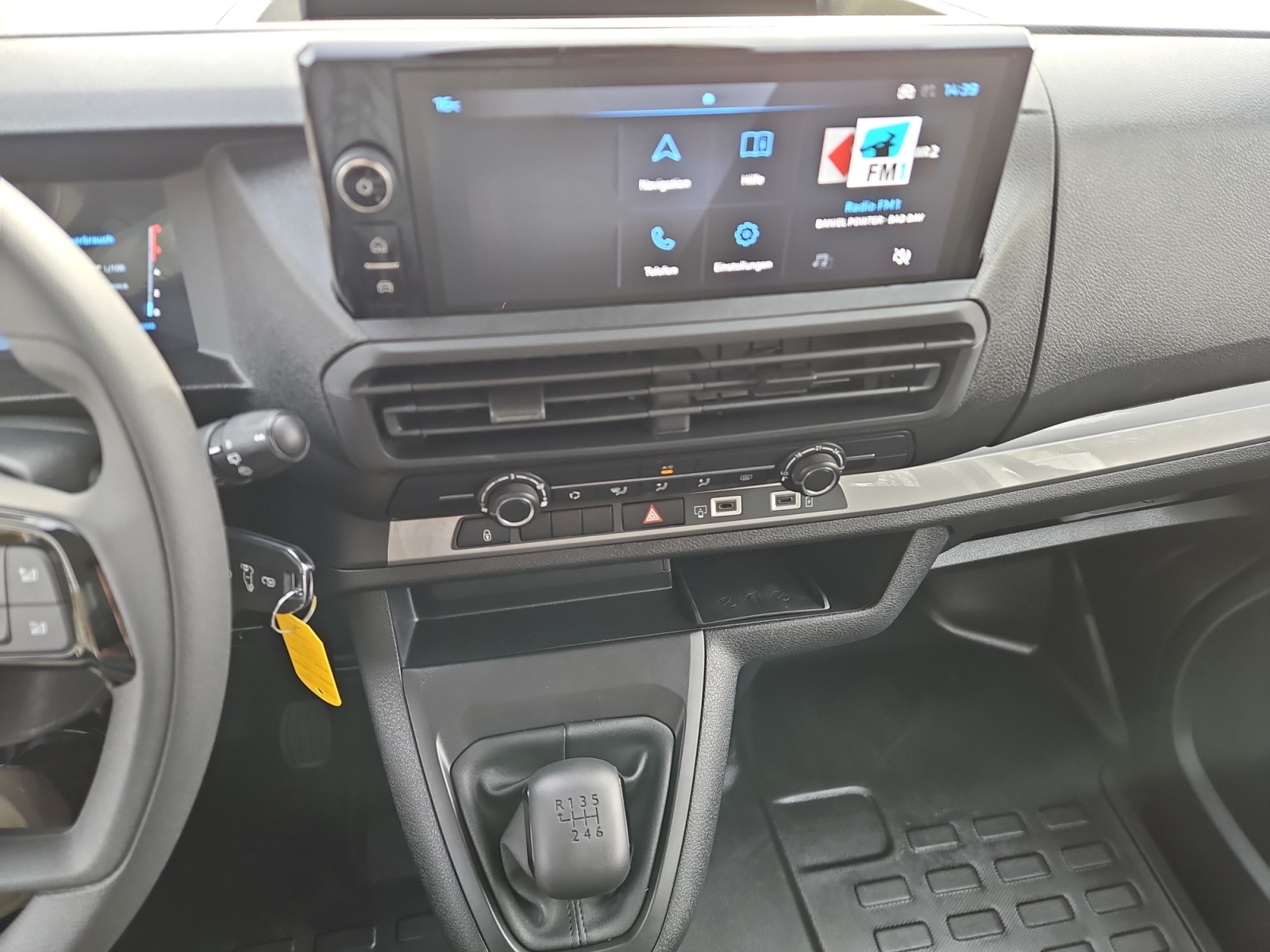PEUGEOT Expert 2.2 BlueHDi 120 Doppel-Kabine Standard-image-13