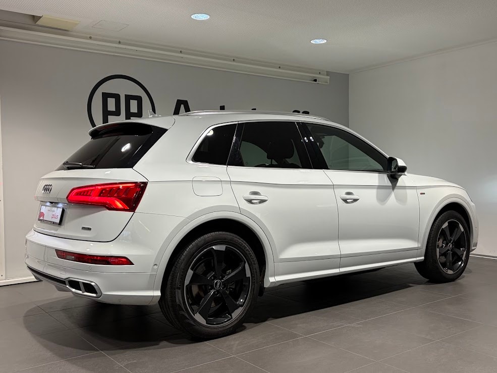 AUDI Q5 55 TFSI e sport quattro-image-13