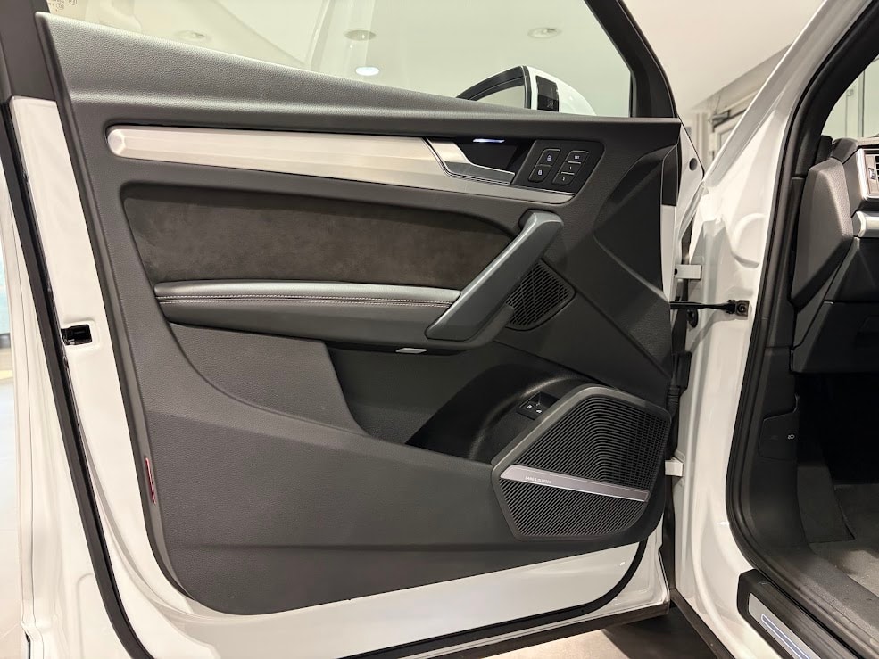 AUDI Q5 55 TFSI e sport quattro-image-2