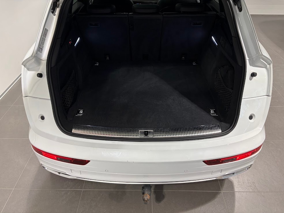 AUDI Q5 55 TFSI e sport quattro-image-11