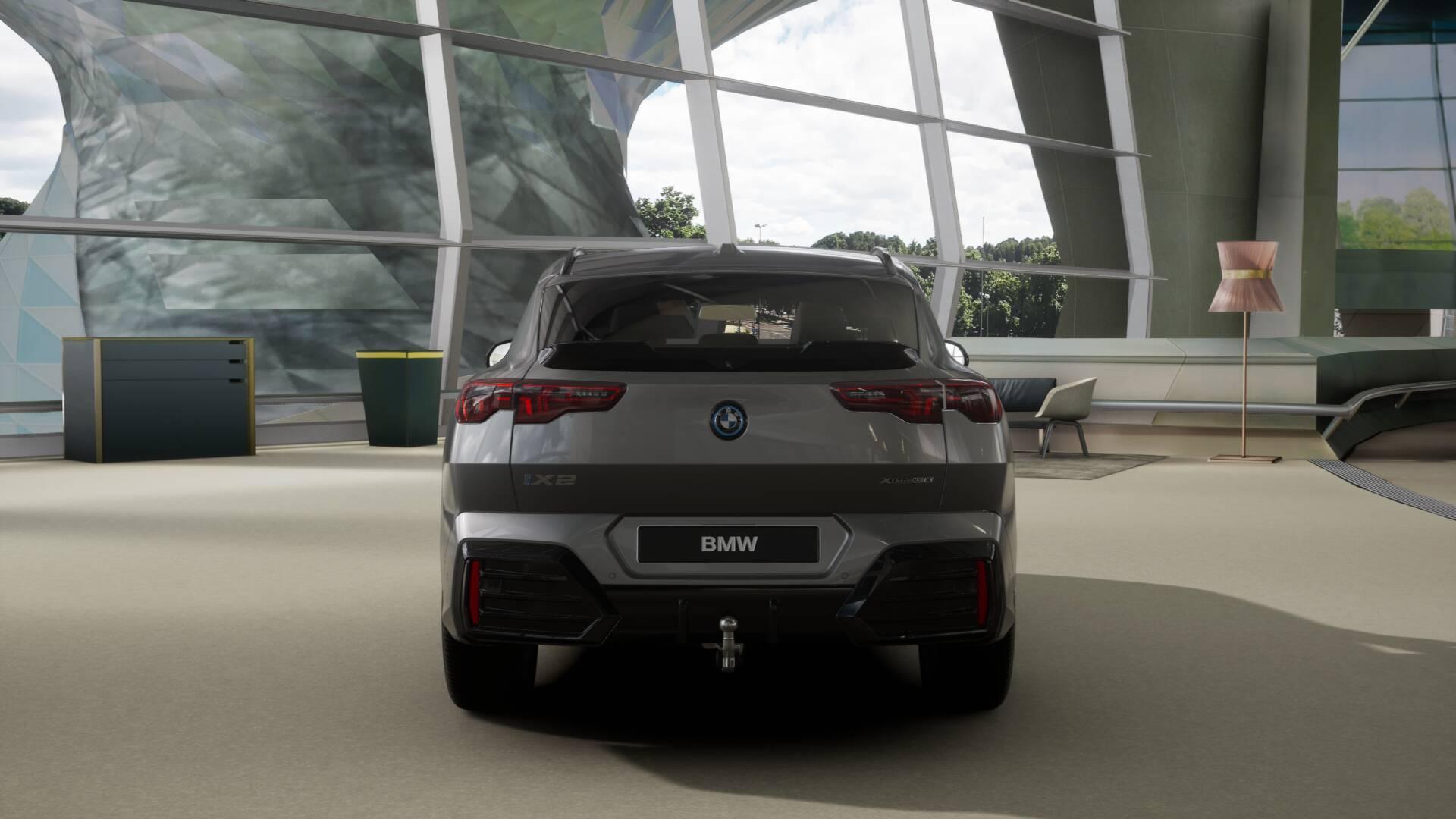 BMW iX2 30 xDrive-image-4