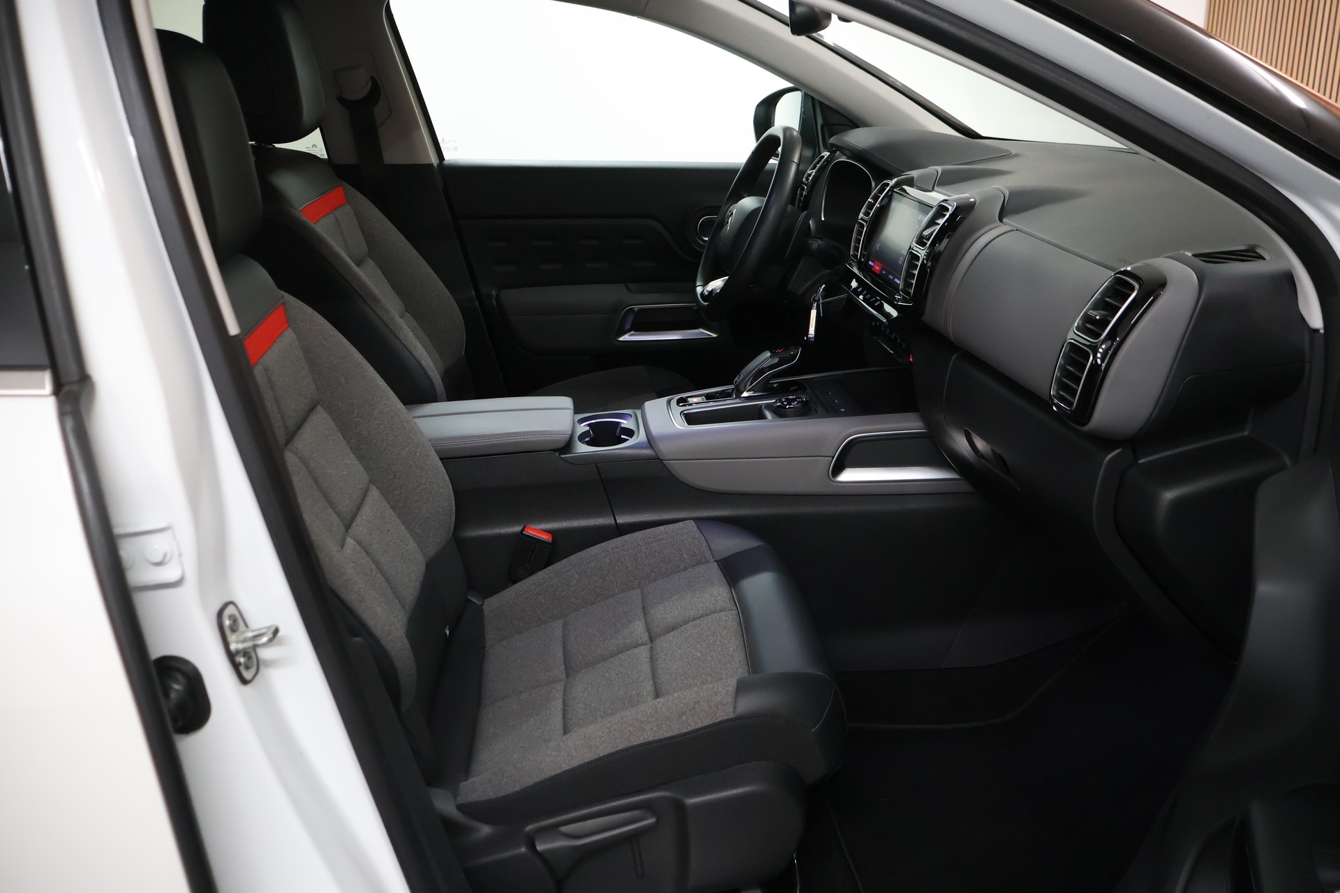 CITROEN C5 Aircross 1.6i PureTech Feel EAT8-image-13