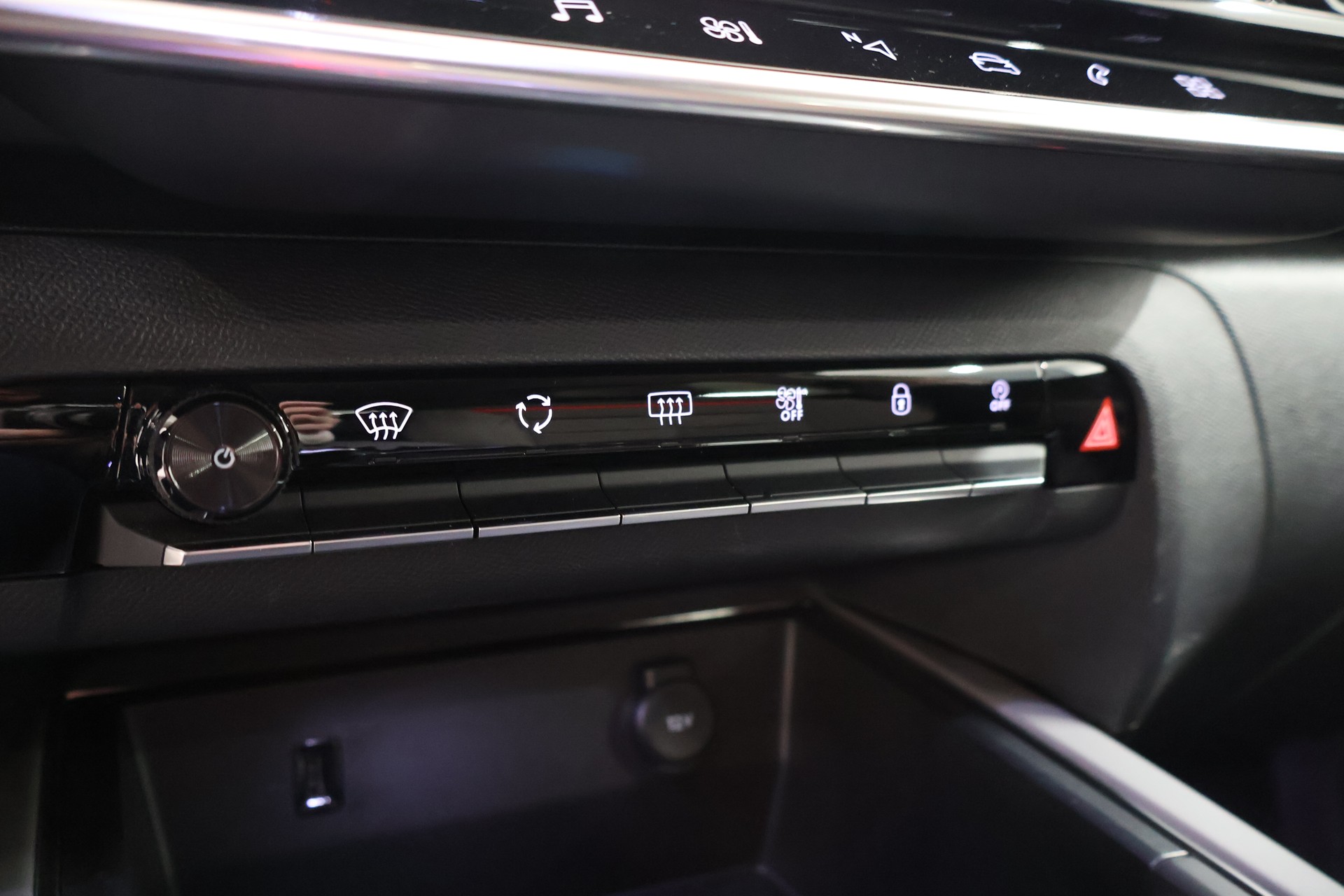 CITROEN C5 Aircross 1.6i PureTech Feel EAT8-image-28