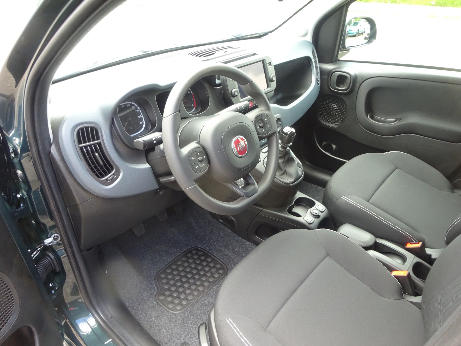 FIAT Panda 1.0 MHEV Cross-image-9