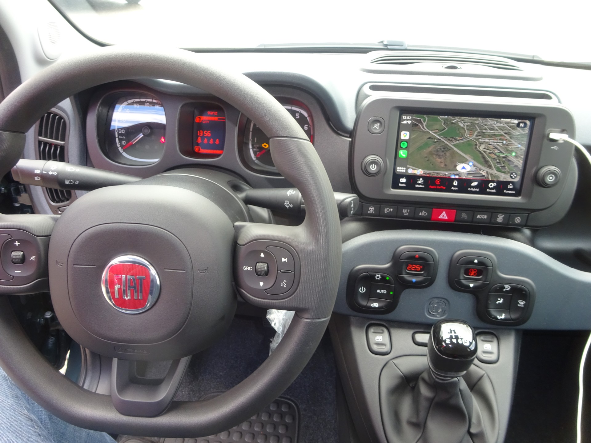FIAT Panda 1.0 MHEV Cross-image-10