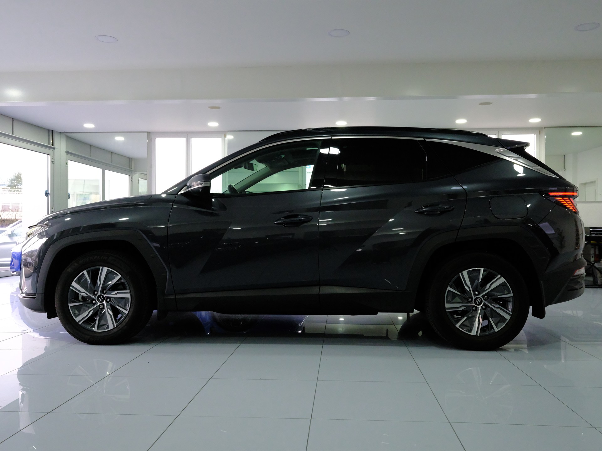 HYUNDAI Tucson 1.6 TGDI HEV Vertex 4WD *Panoramadach* *Dachbox*-image-4
