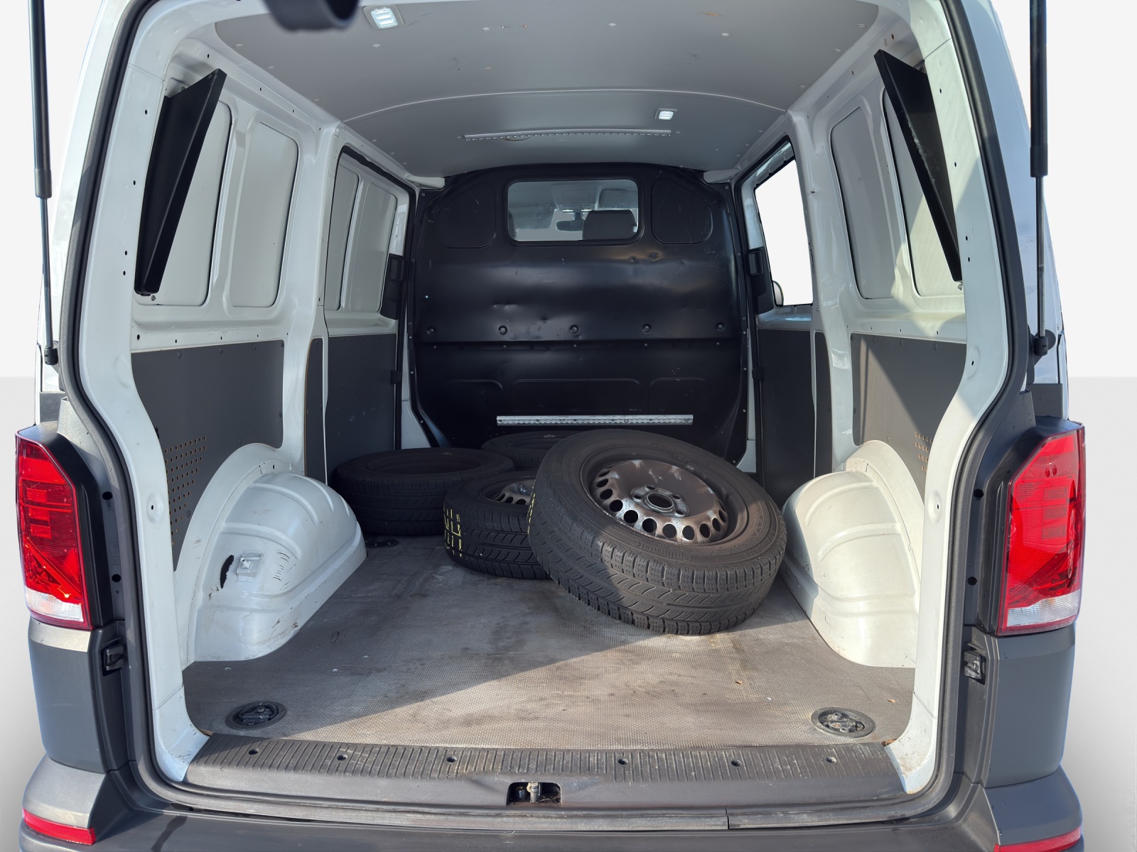 VW T6.1 2.0 TDI-image-12