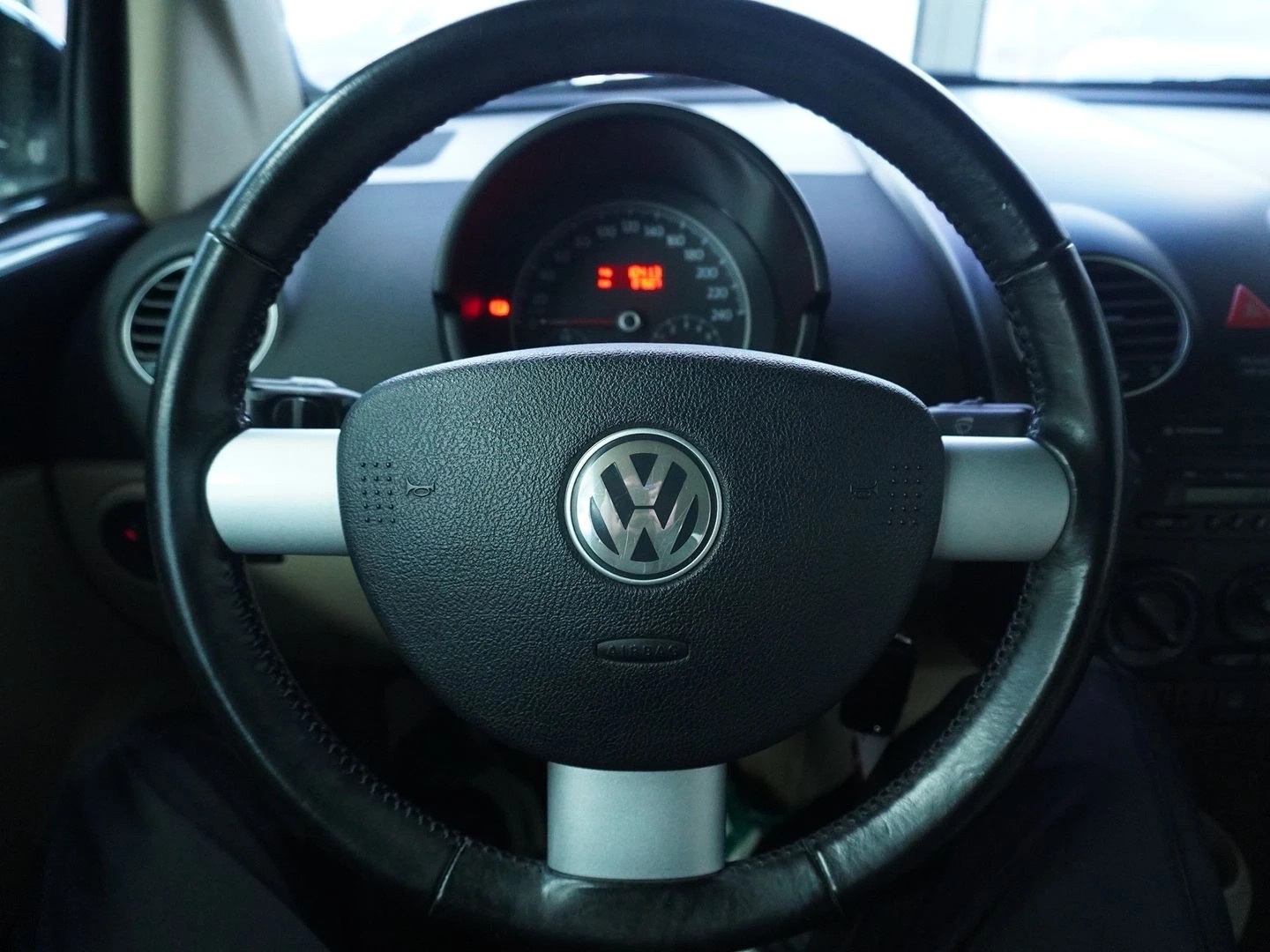 VW Beetle Cabrio 1.8 T-image-6