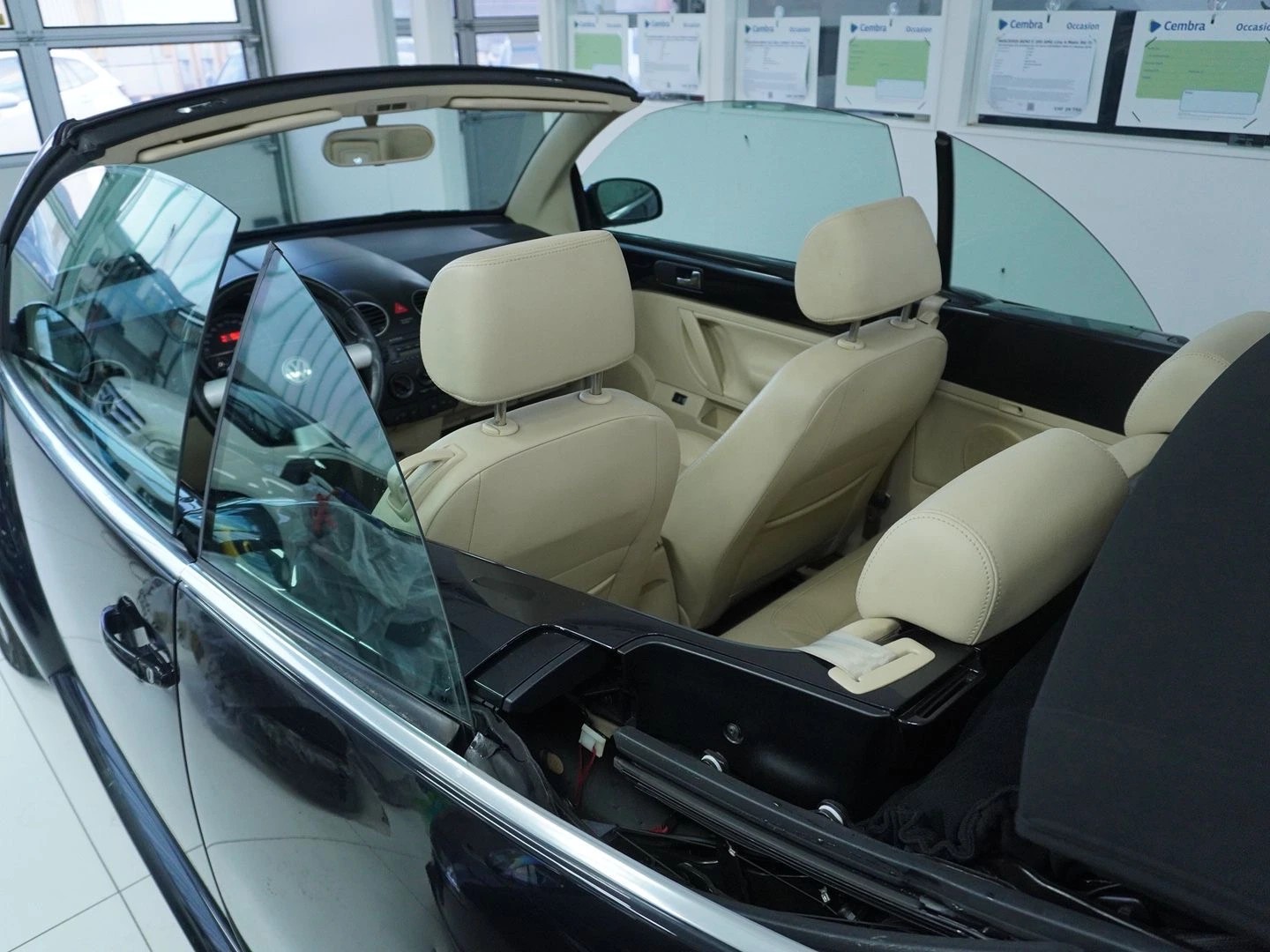 VW Beetle Cabrio 1.8 T-image-1