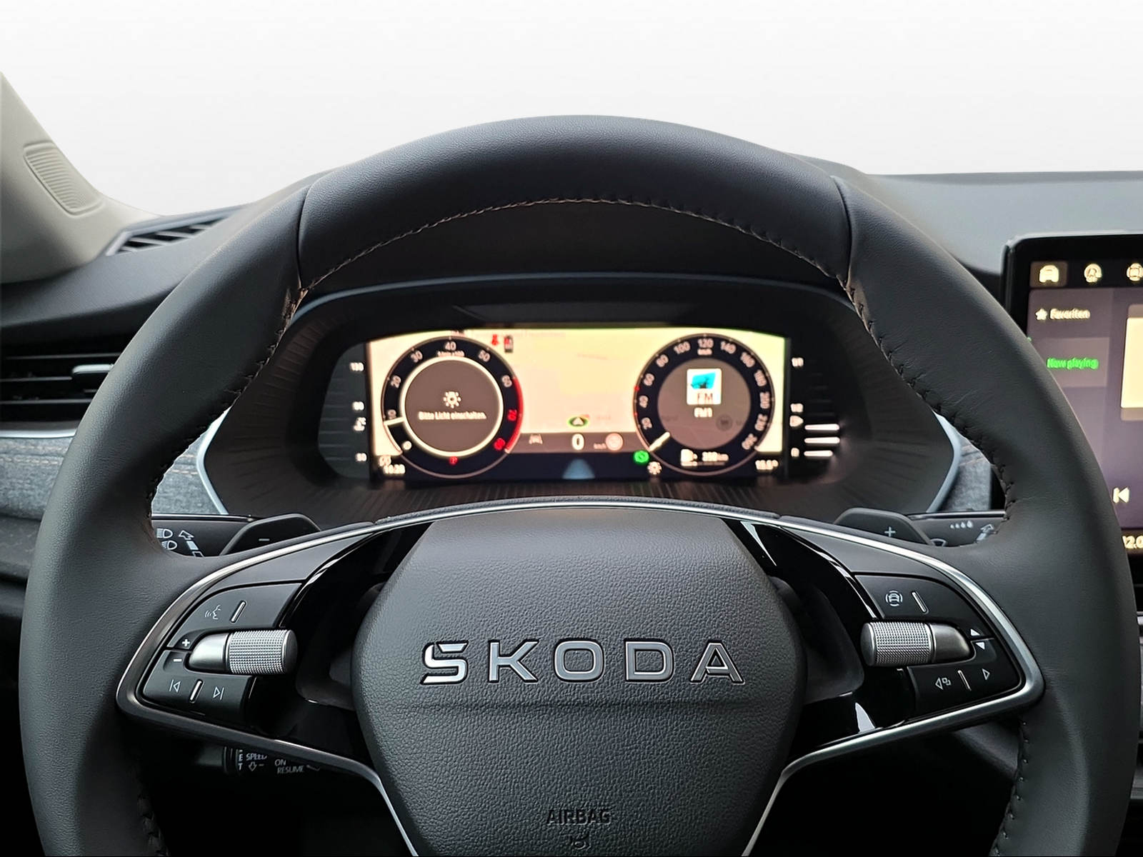 SKODA Octavia Combi 2.0 TSI DSG Selection 4x4-image-4