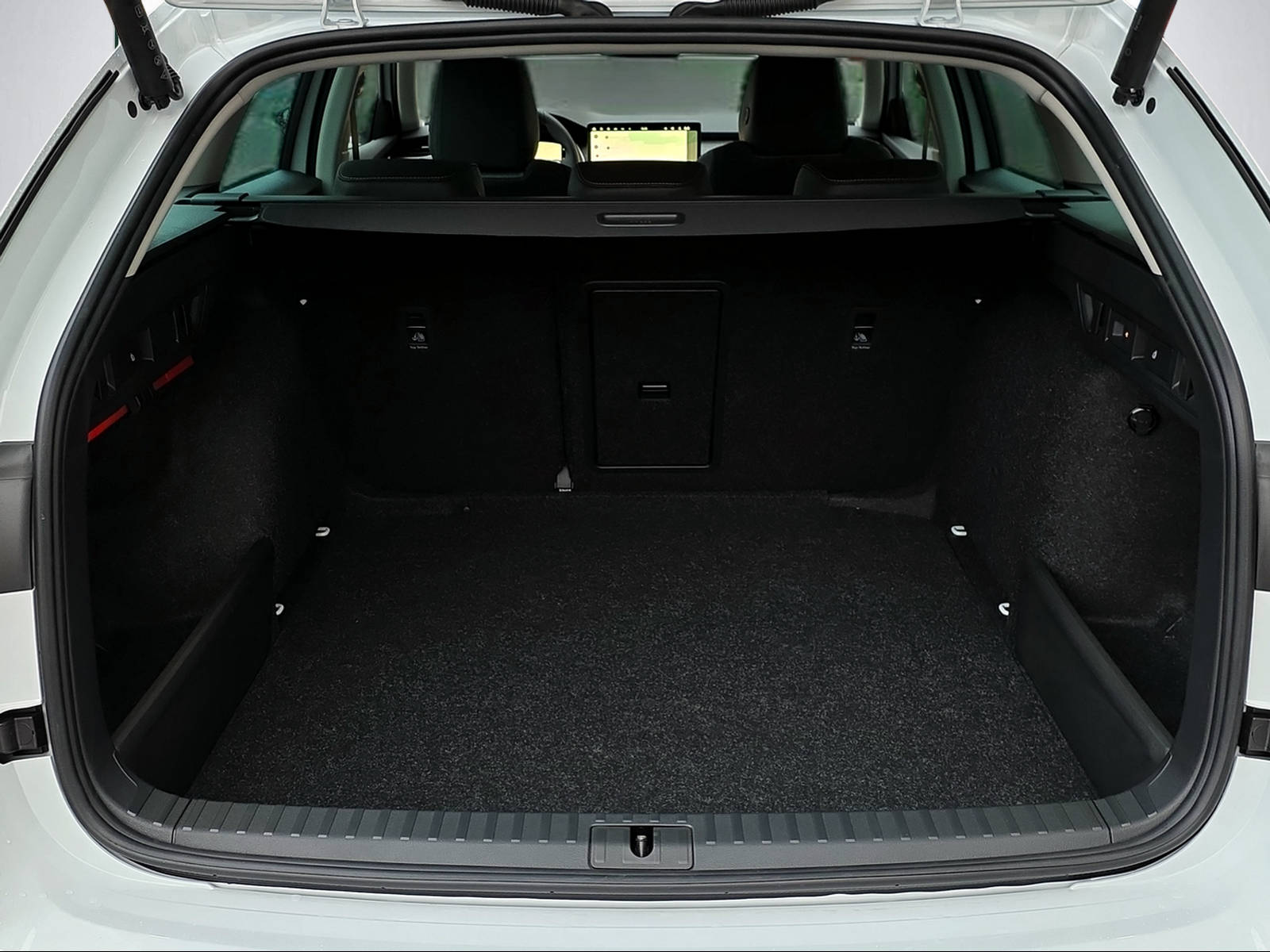 SKODA Octavia Combi 2.0 TSI DSG Selection 4x4-image-11
