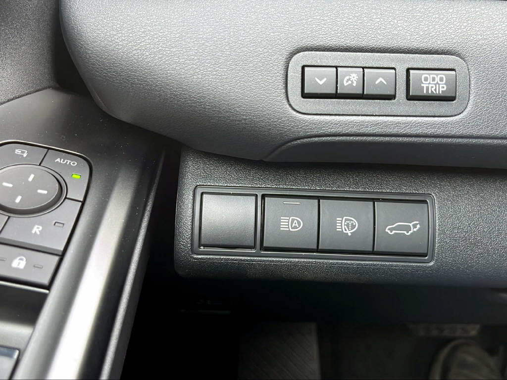 SUBARU Solterra eV Luxury AWD-image-15