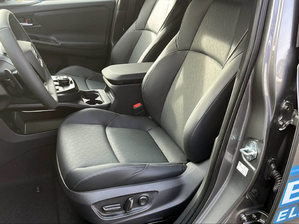 SUBARU Solterra eV Luxury AWD-image-29