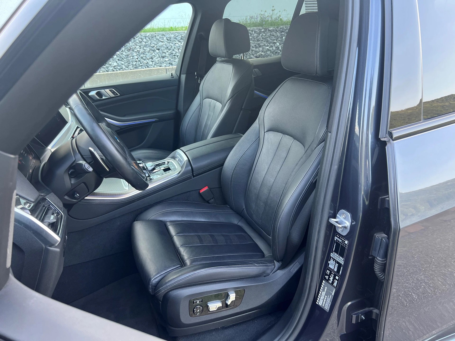 BMW X5 xDrive 30d * M-Sportpaket * Luftfederung *AHK 3.500 kg *-image-9
