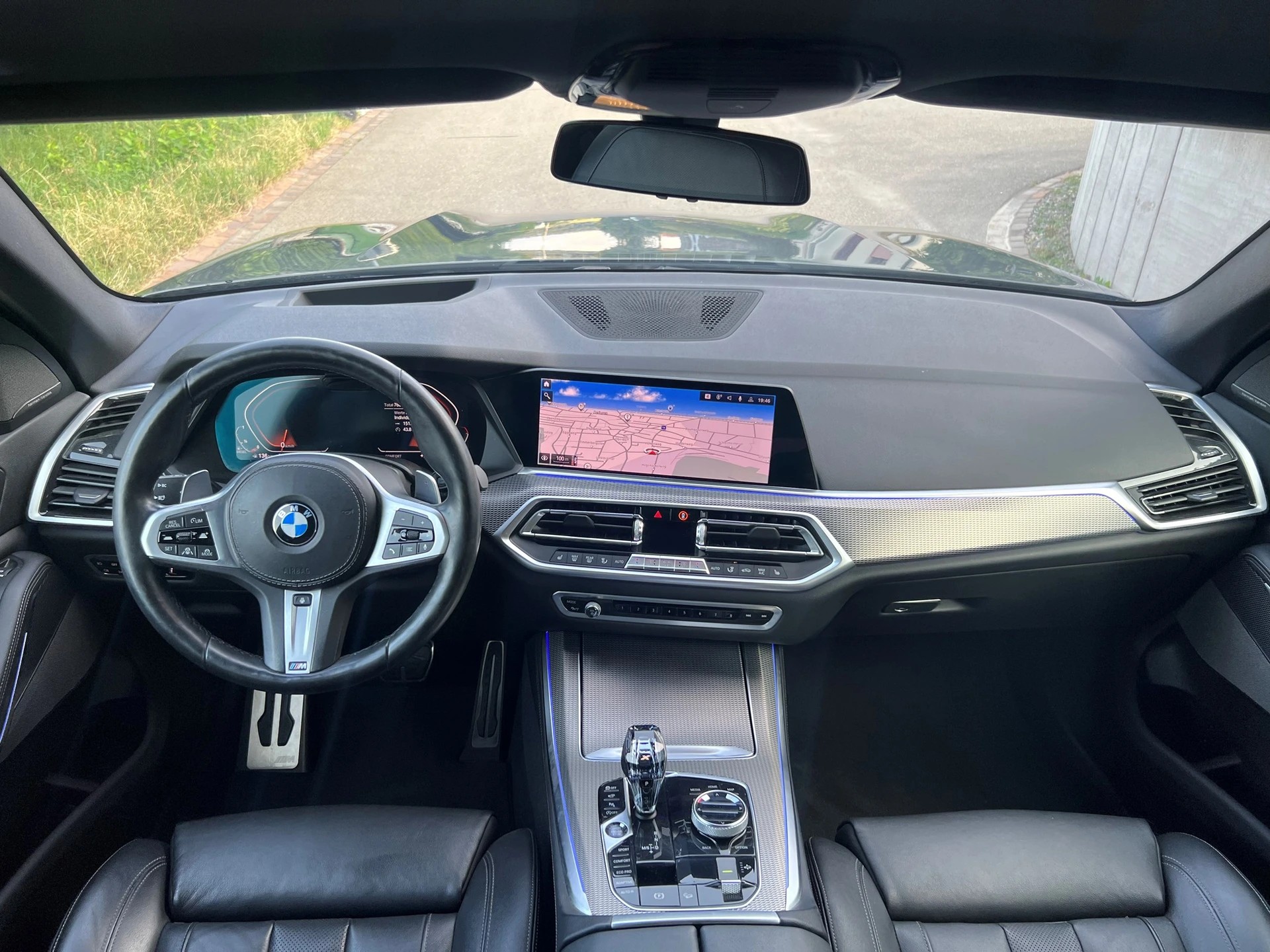 BMW X5 xDrive 30d * M-Sportpaket * Luftfederung *AHK 3.500 kg *-image-8