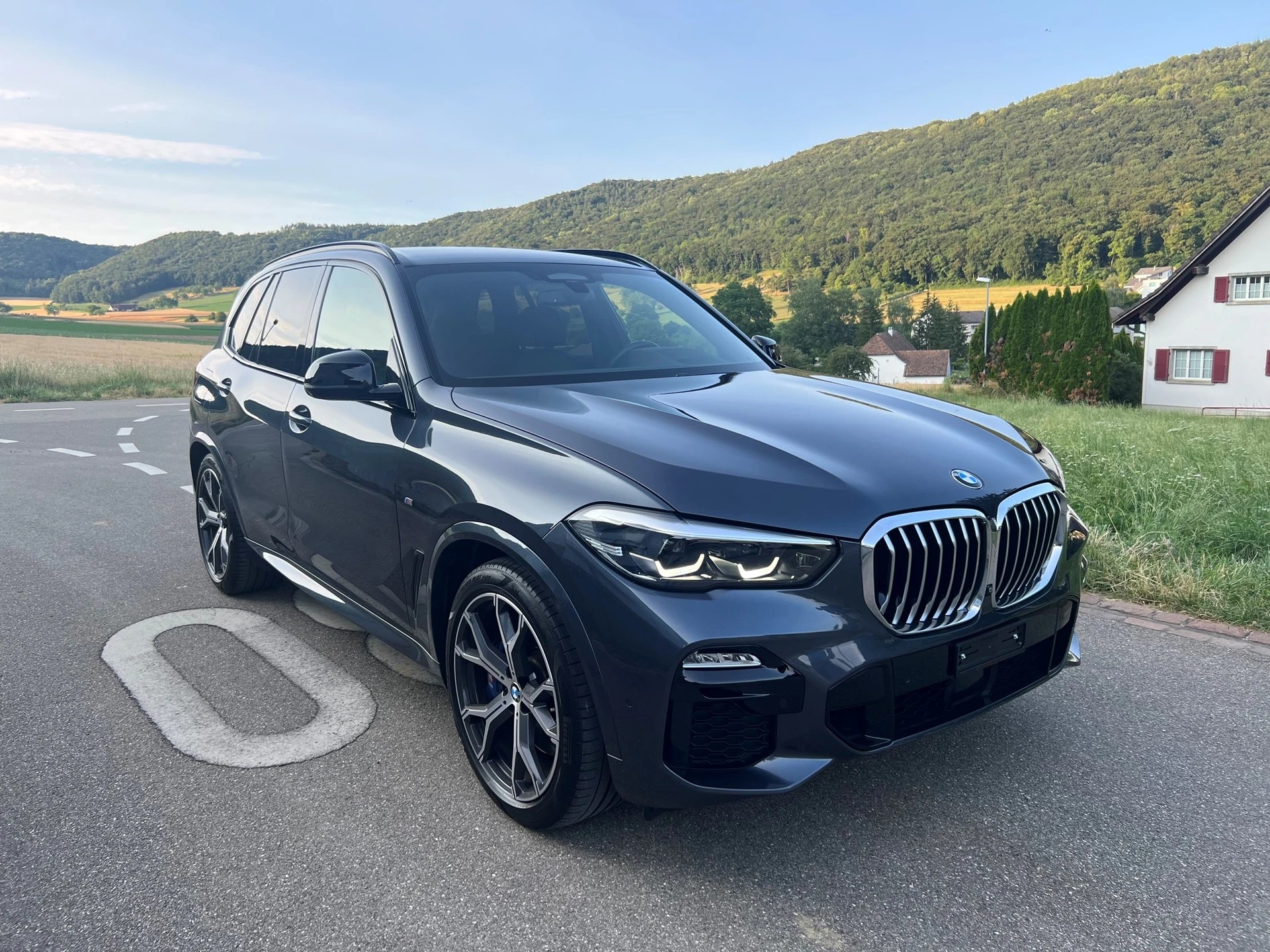 BMW X5 xDrive 30d * M-Sportpaket * Luftfederung *AHK 3.500 kg *-image-4
