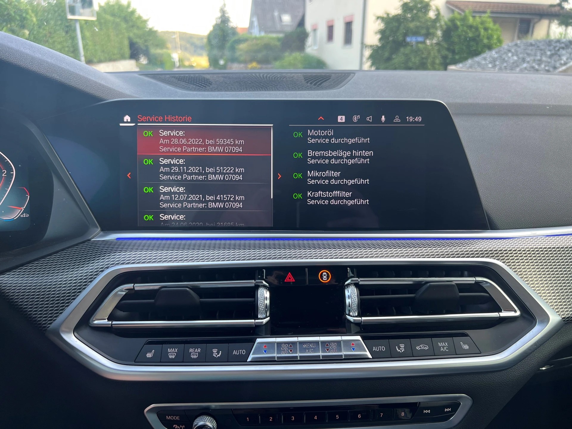 BMW X5 xDrive 30d * M-Sportpaket * Luftfederung *AHK 3.500 kg *-image-12