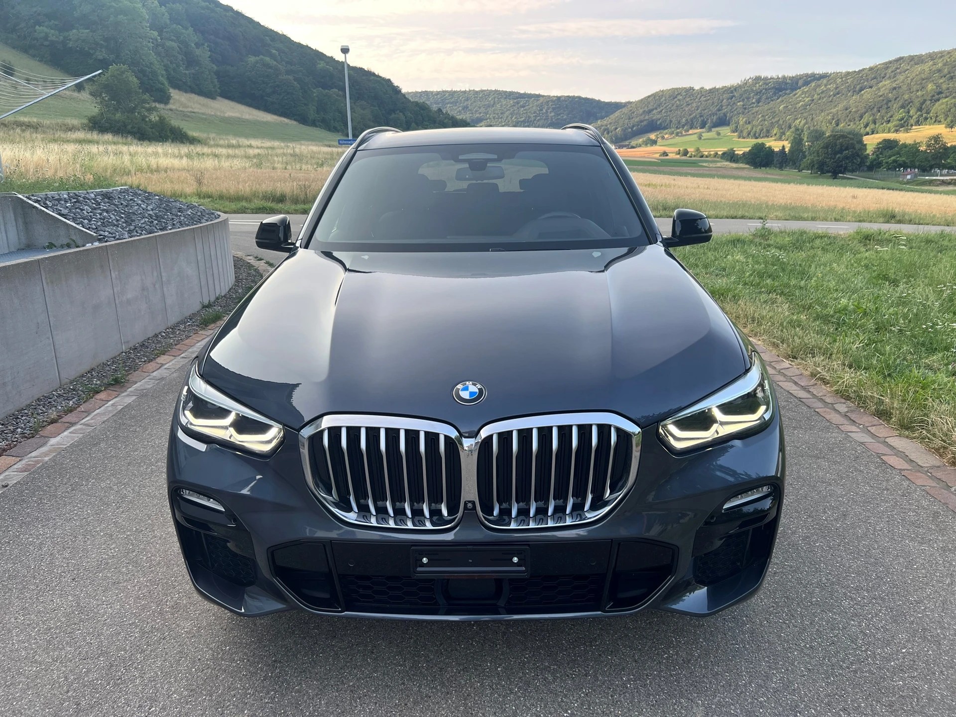 BMW X5 xDrive 30d * M-Sportpaket * Luftfederung *AHK 3.500 kg *-image-3