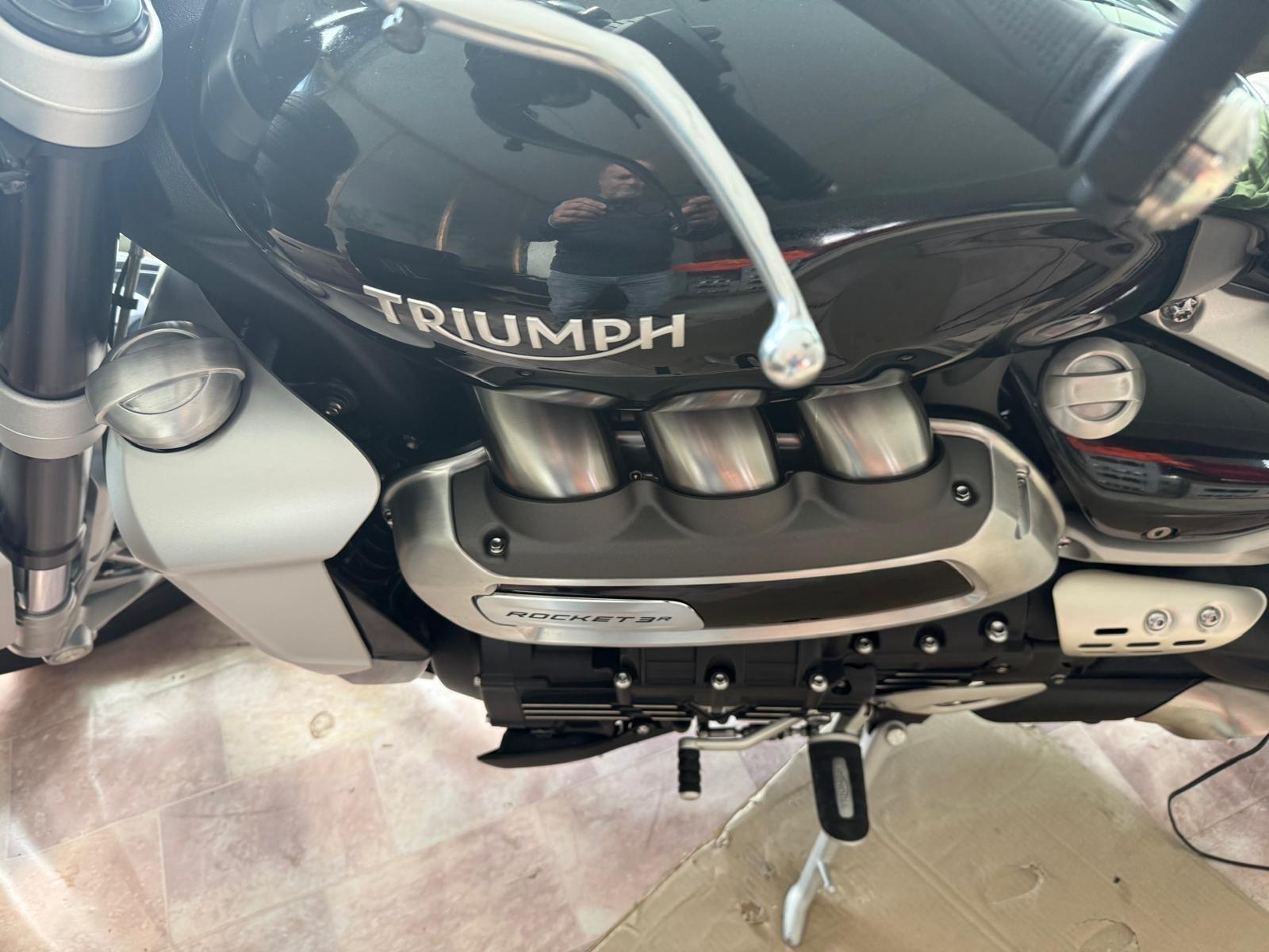 TRIUMPH Rocket 3 R Black-showroom-element-3