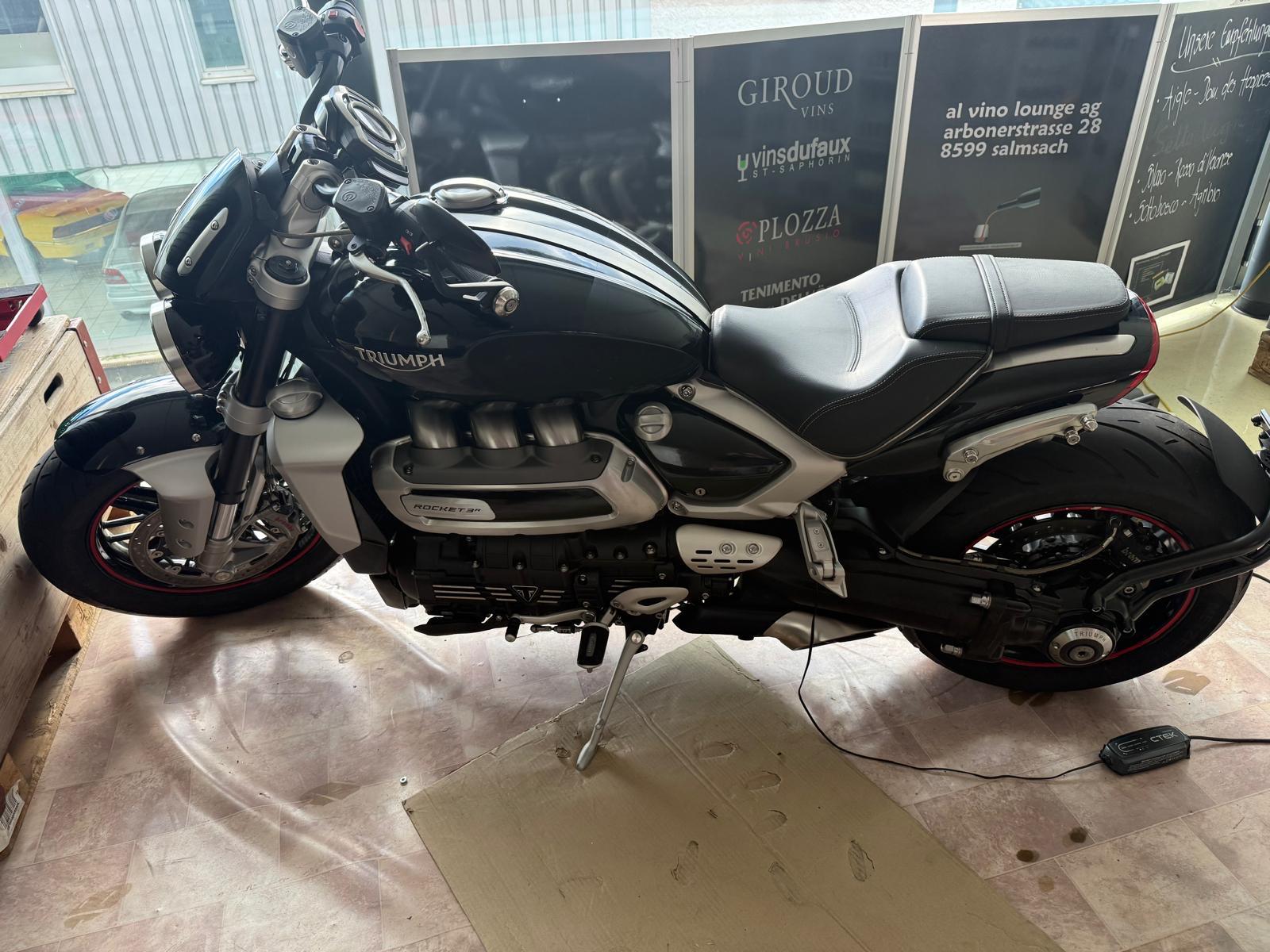 TRIUMPH Rocket 3 R Black