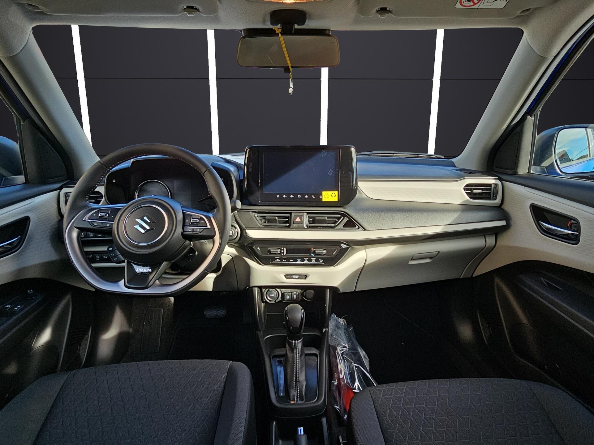 SUZUKI Swift 1.2 Sakura Hybrid-image-11