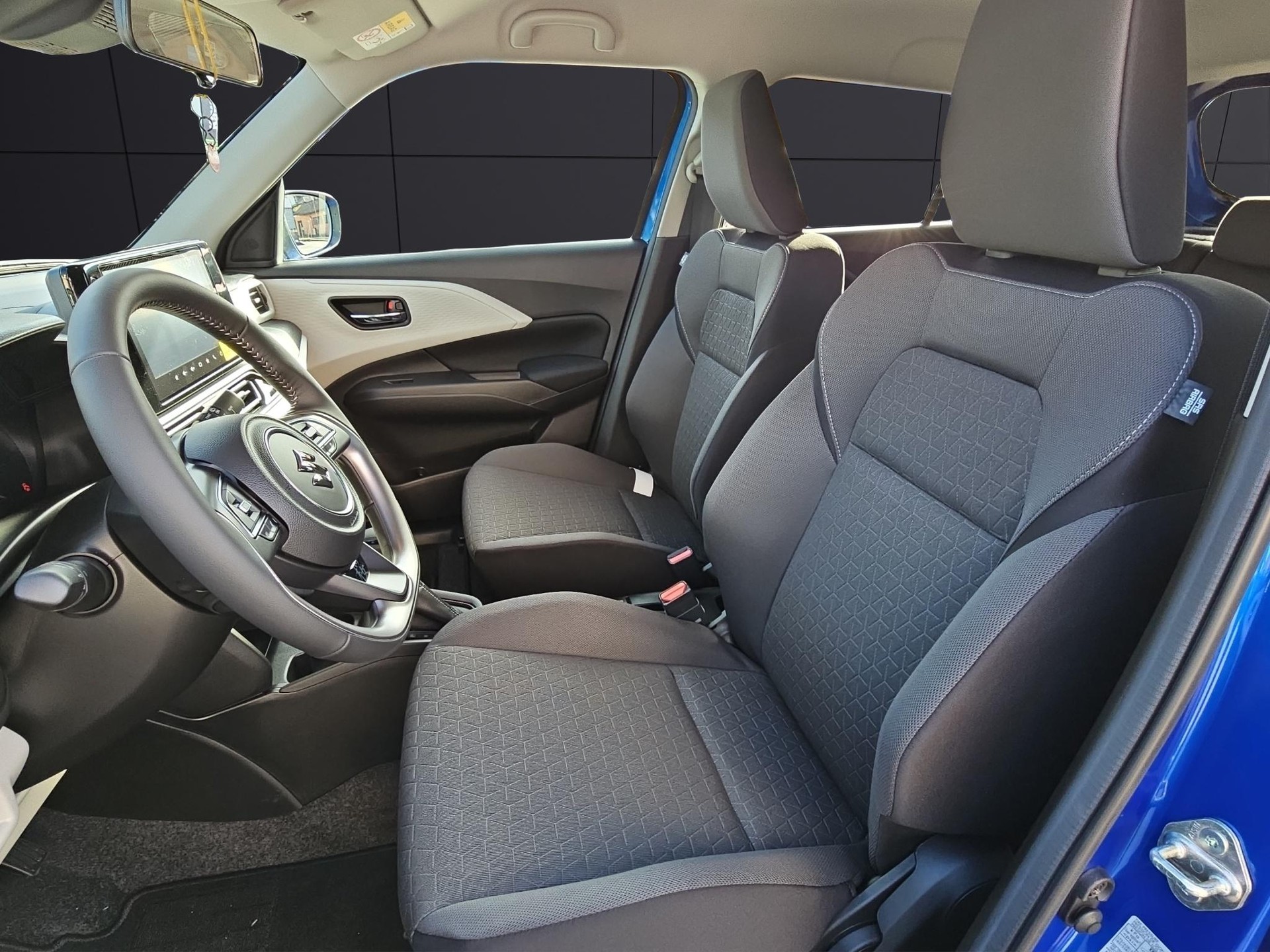 SUZUKI Swift 1.2 Sakura Hybrid-image-9