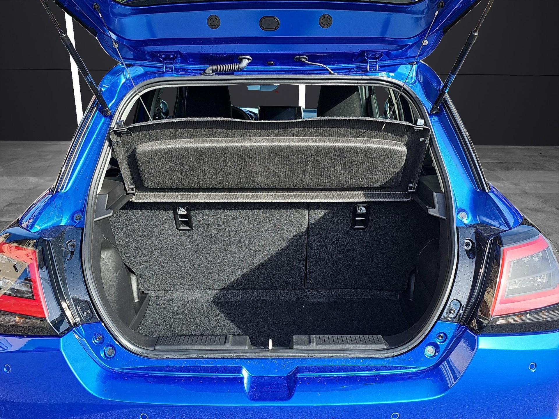 SUZUKI Swift 1.2 Sakura Hybrid-image-12