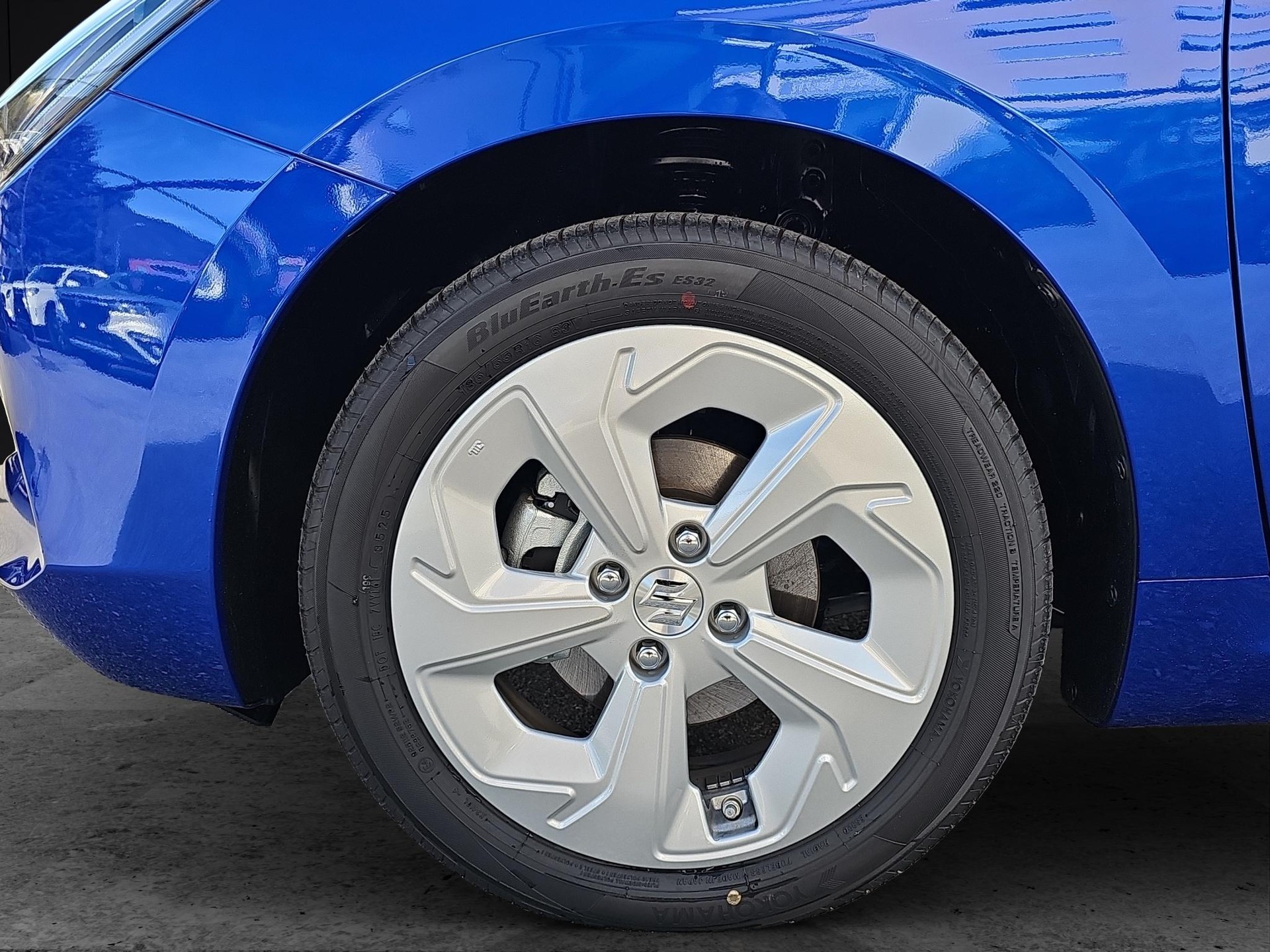 SUZUKI Swift 1.2 Sakura Hybrid-image-8