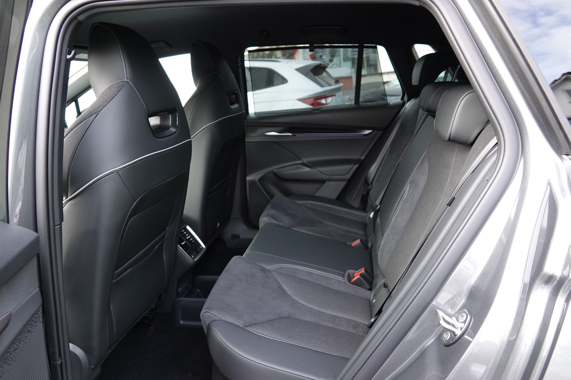 SKODA Elroq 85 Sportline-image-13
