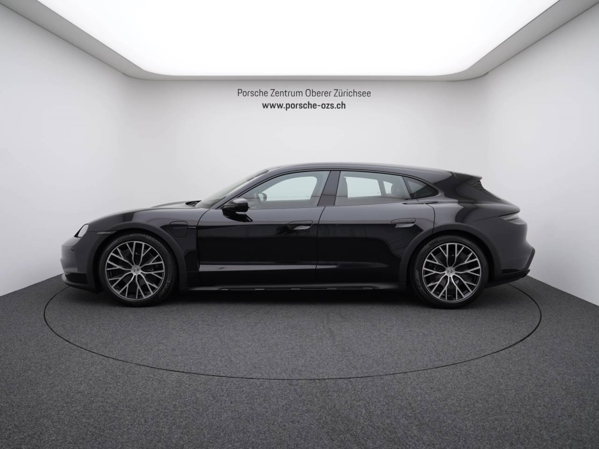PORSCHE Taycan 4 Cross Turismo-image-1