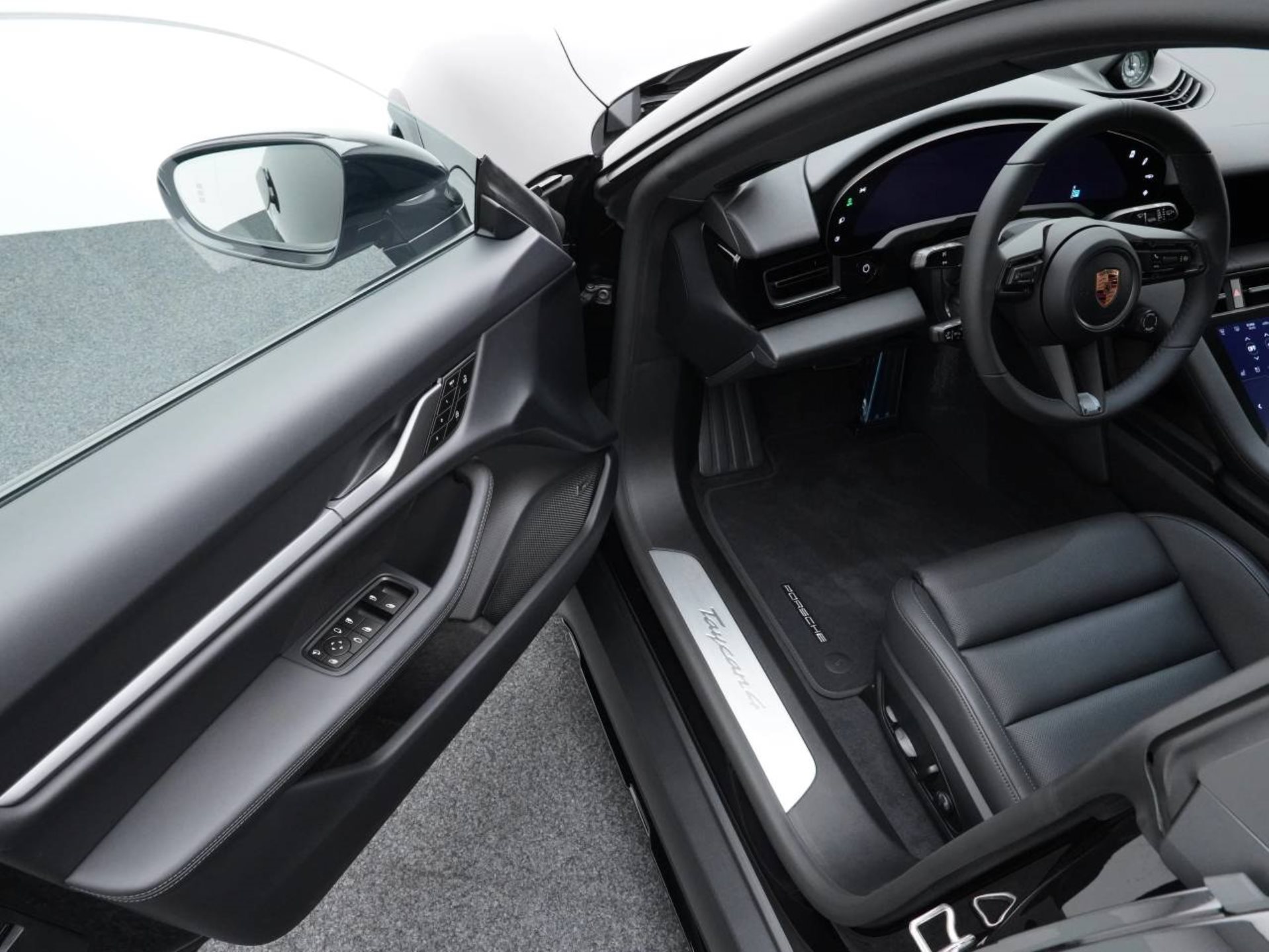 PORSCHE Taycan 4 Cross Turismo-image-3