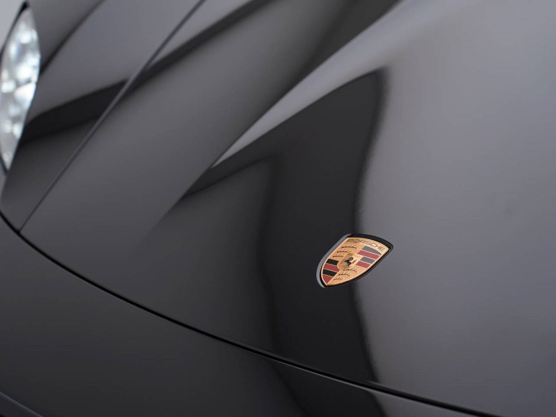 PORSCHE Taycan 4 Cross Turismo-image-11
