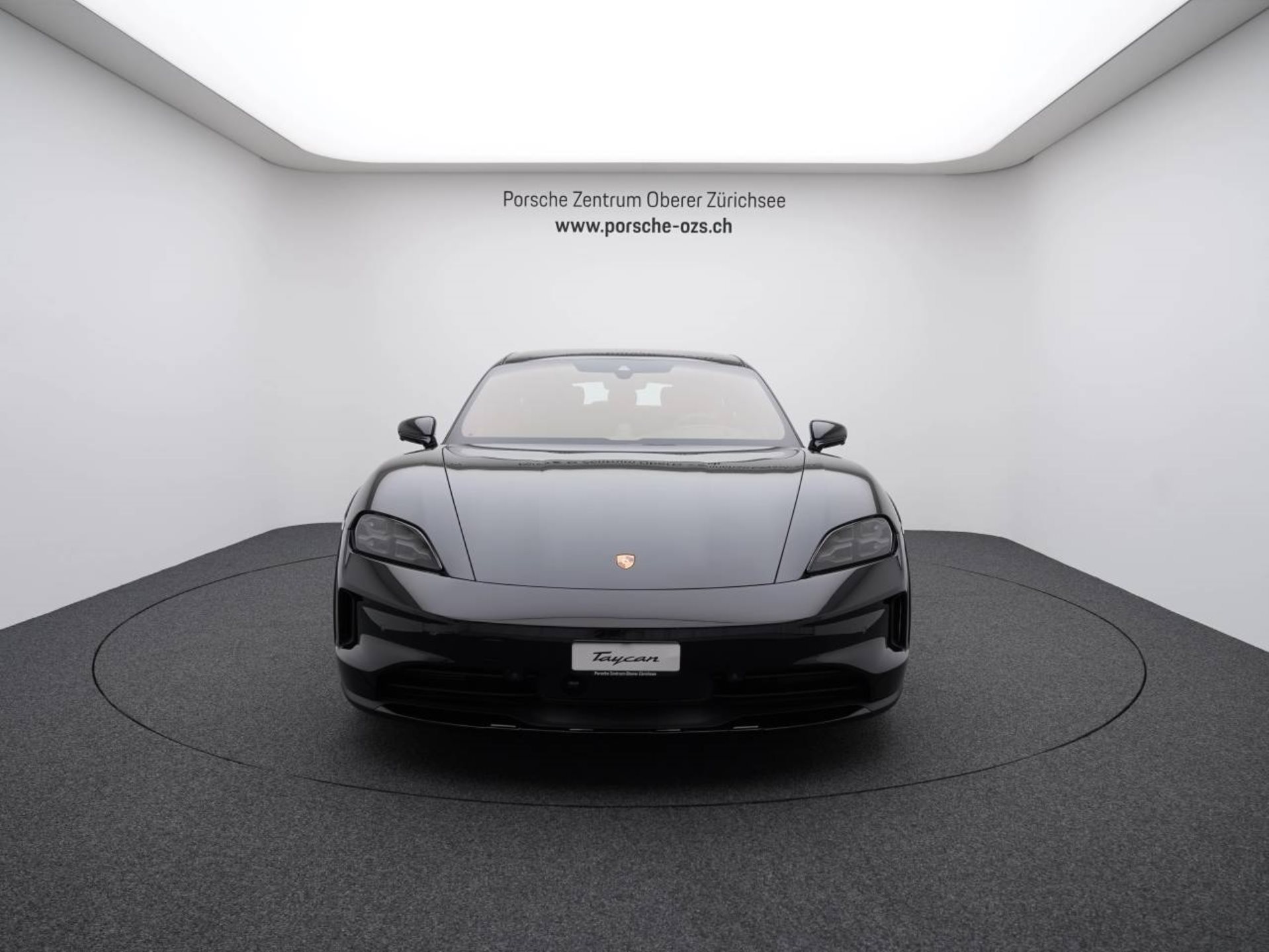 PORSCHE Taycan 4 Cross Turismo-image-9