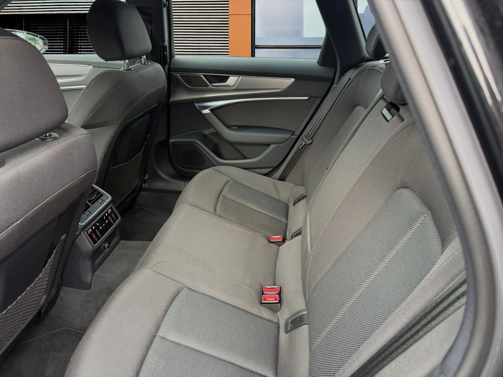 AUDI A6 Avant 3.0 50 TDI Sport quattro T-Tronic-image-8