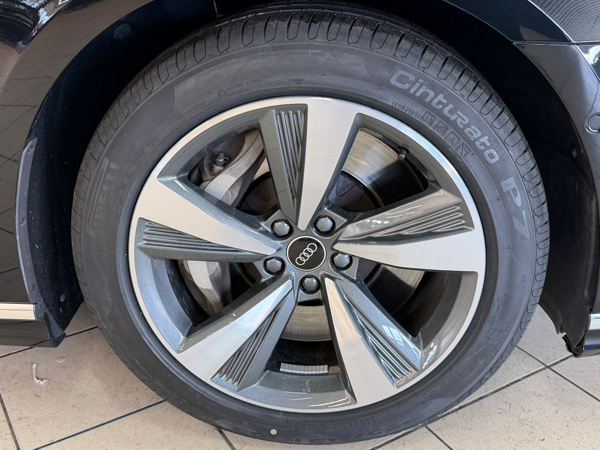 AUDI A8 60 TFSI e quattro tiptronic-image-4