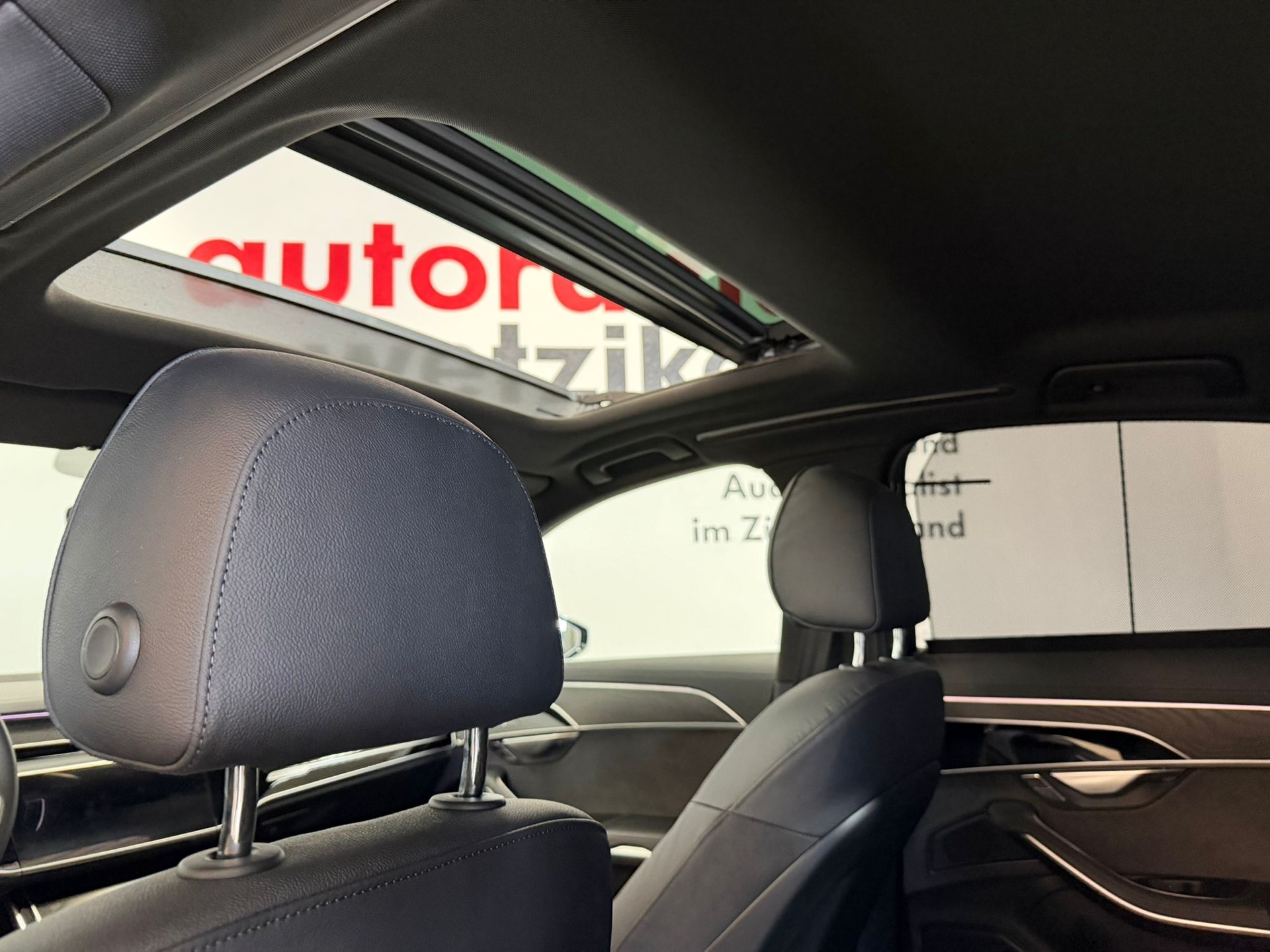 AUDI A8 60 TFSI e quattro tiptronic-image-8