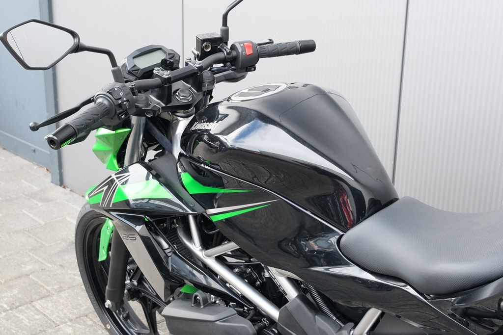 KAWASAKI Z 125-showroom-element-2