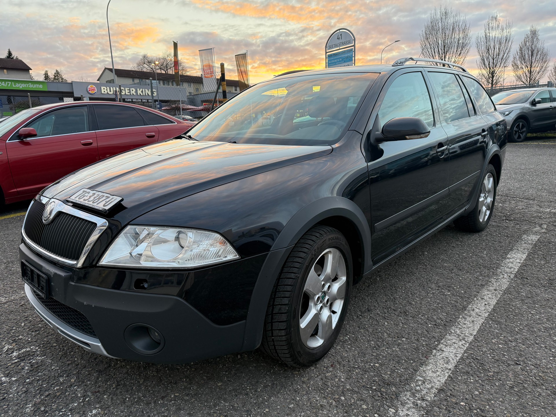 SKODA Octavia Scout 2.0 TDI 4x4-image-2