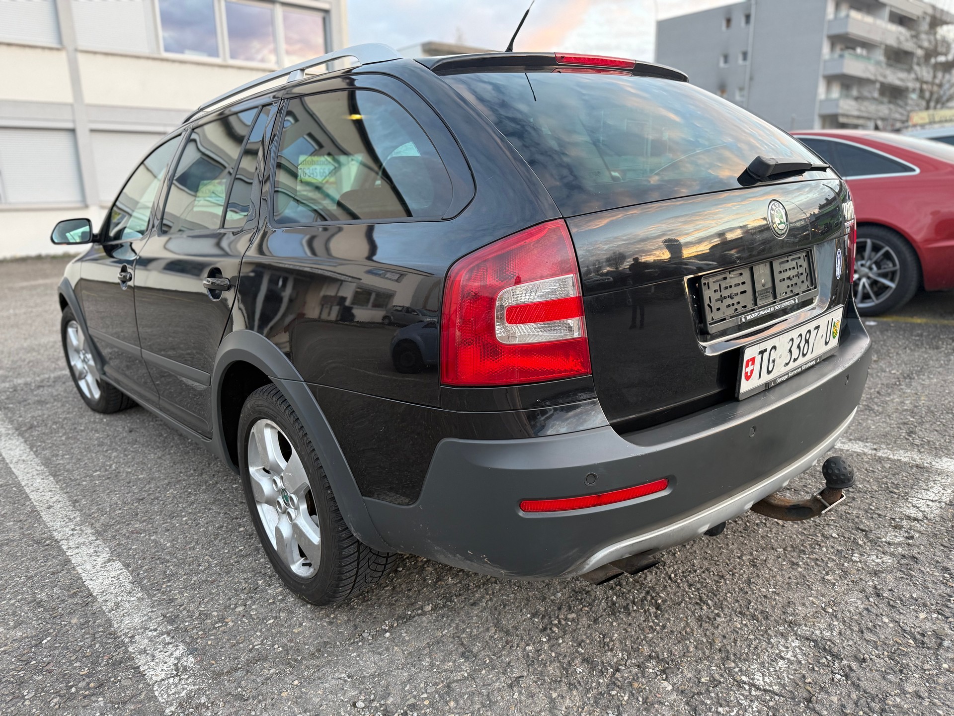 SKODA Octavia Scout 2.0 TDI 4x4-image-9