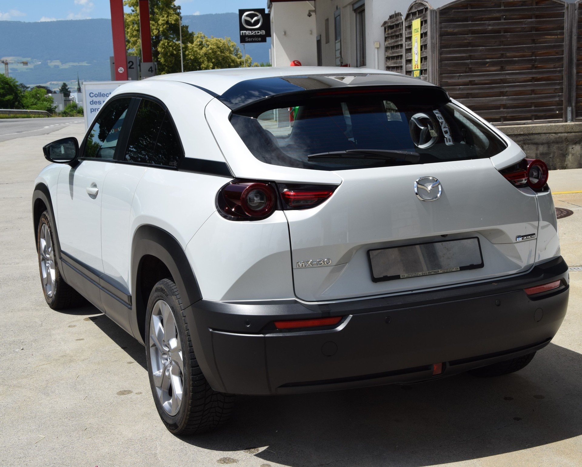 MAZDA MX-30 e-Skyactiv Ambition Plus-image-8