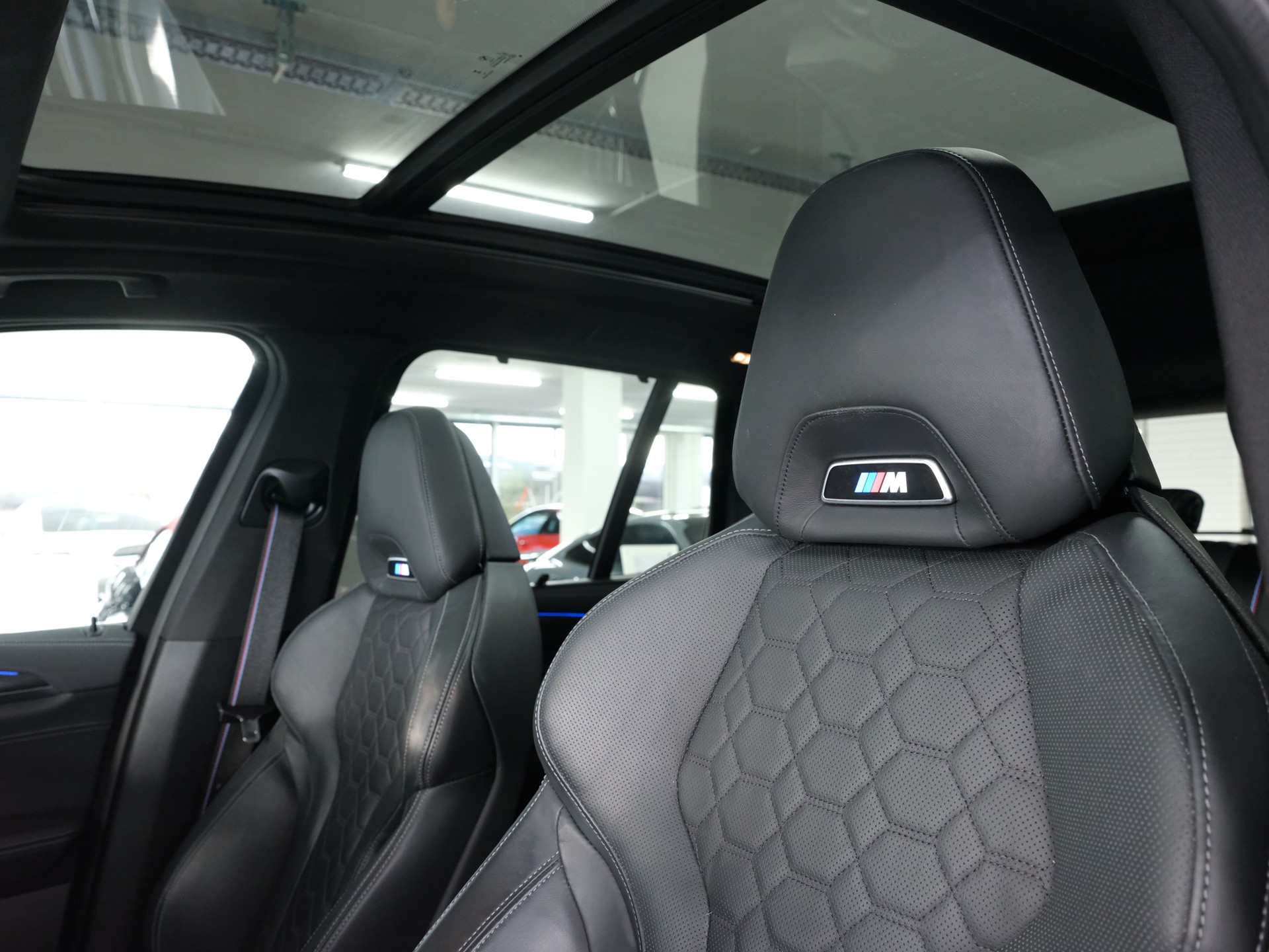 BMW X3 xDrive M Competition Steptronic *M MARINA BAY BLAU LACKIERUNG*-image-11