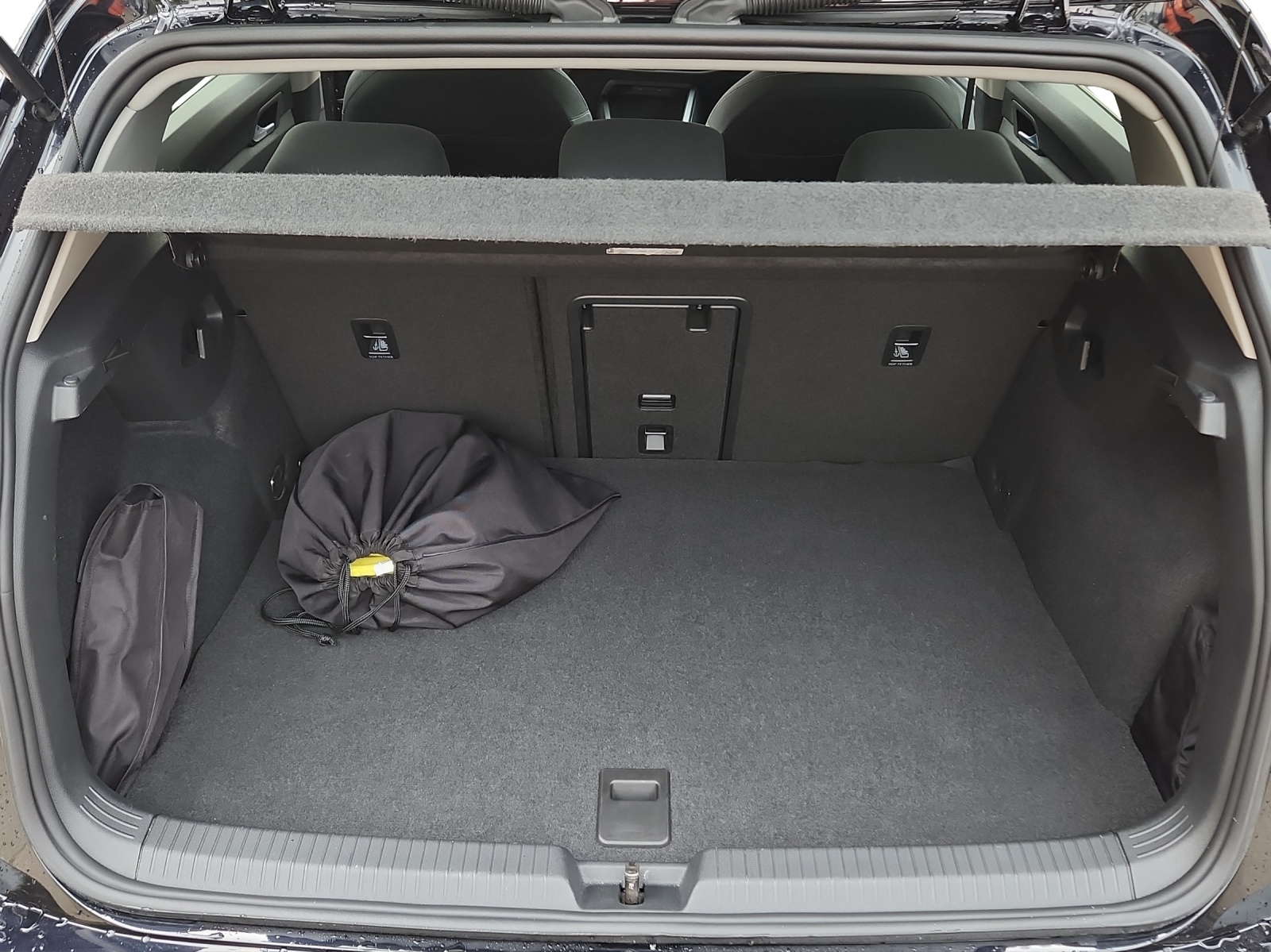 VW Golf 1.4 TSI PHEV Style-image-14
