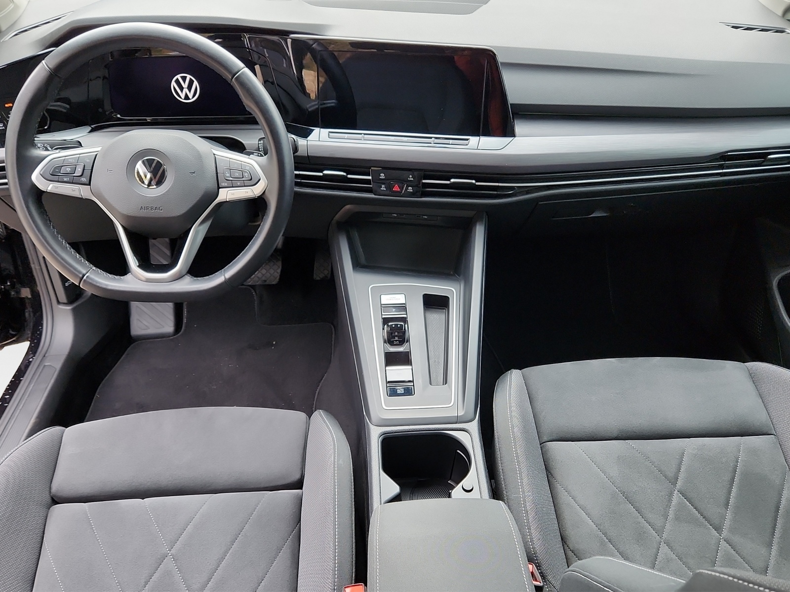 VW Golf 1.4 TSI PHEV Style-image-10